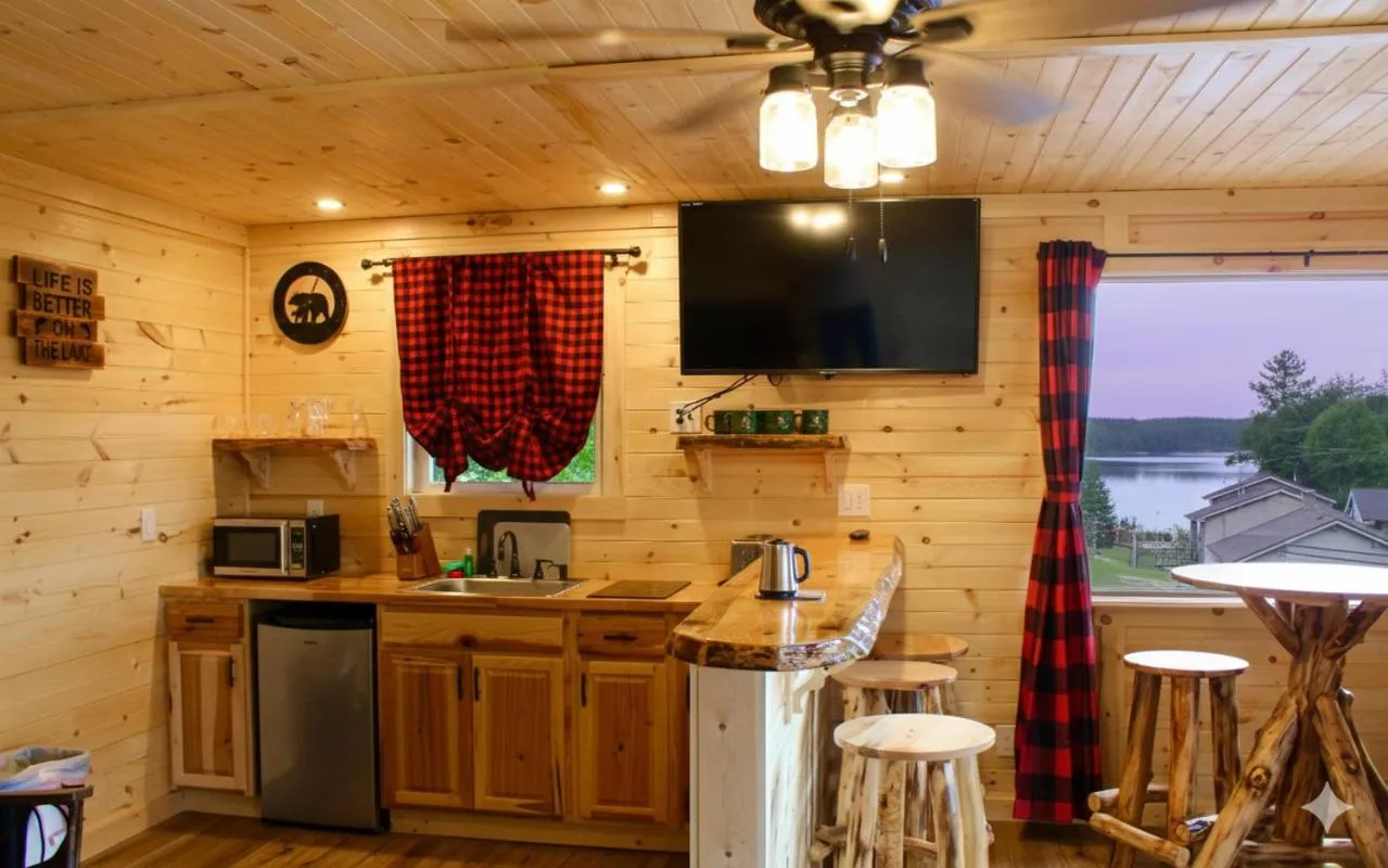 The Sundowner on Lake George