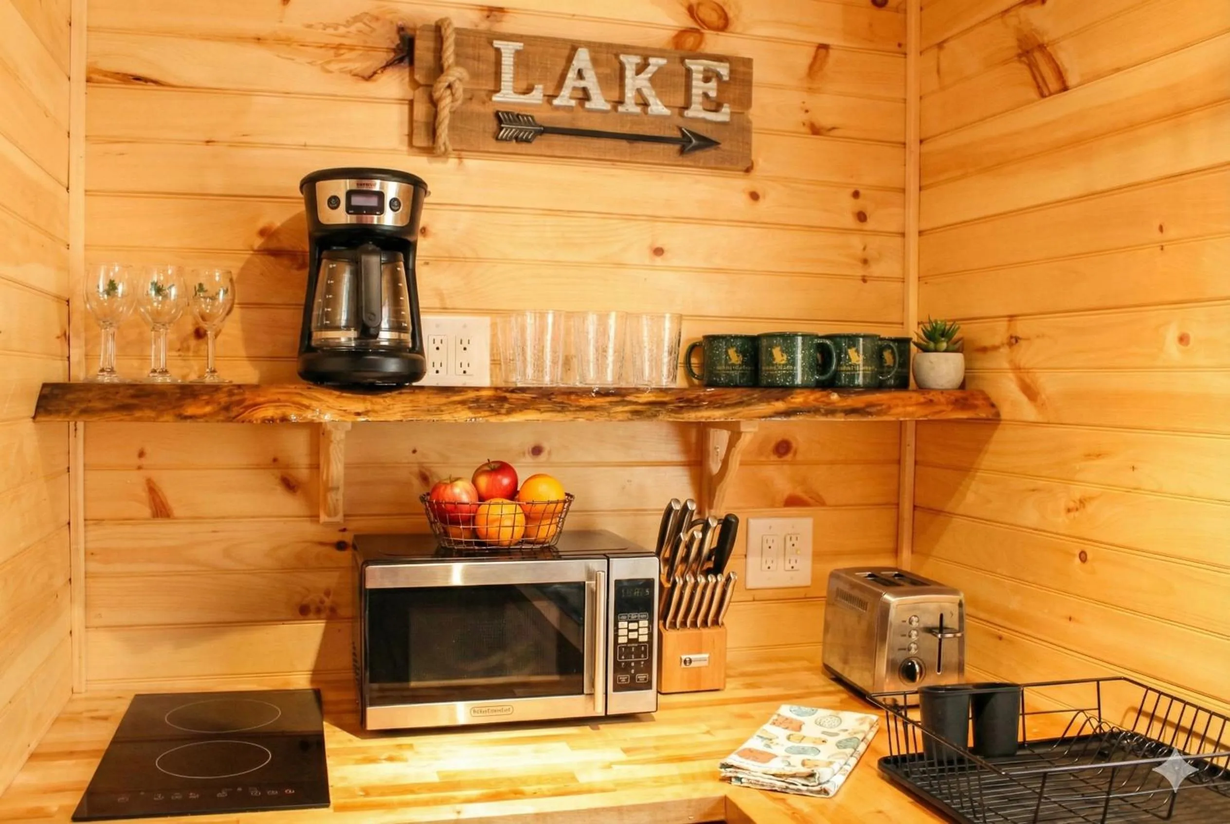 The Sundowner on Lake George