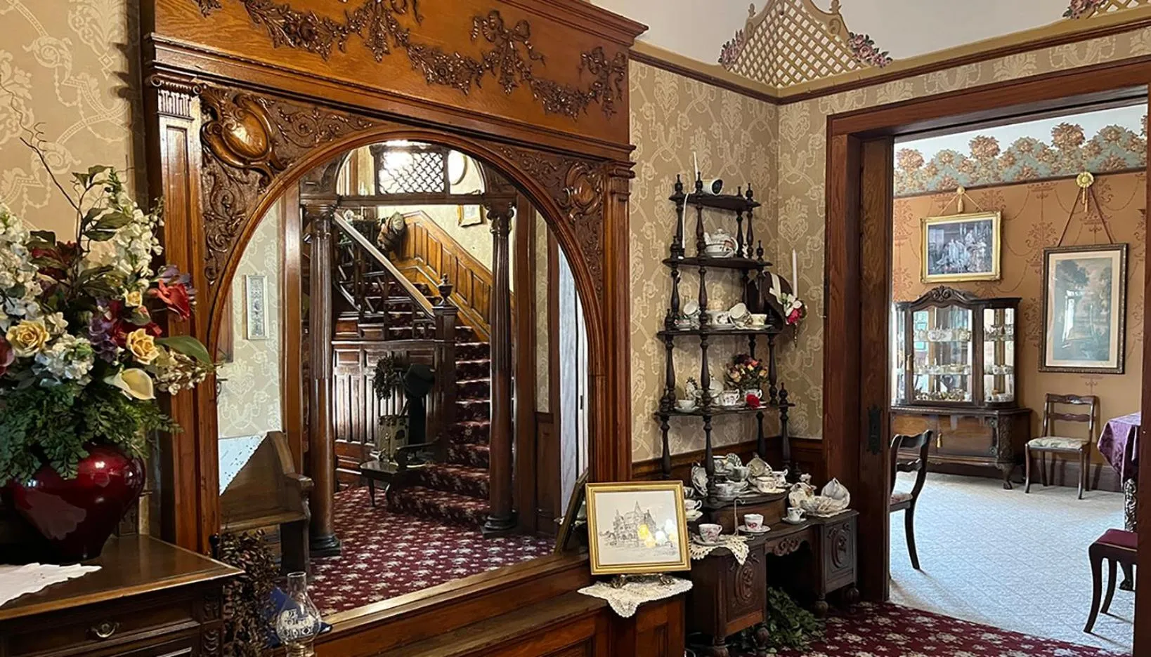 Property building in Schuster Mansion Bed & Breakfast