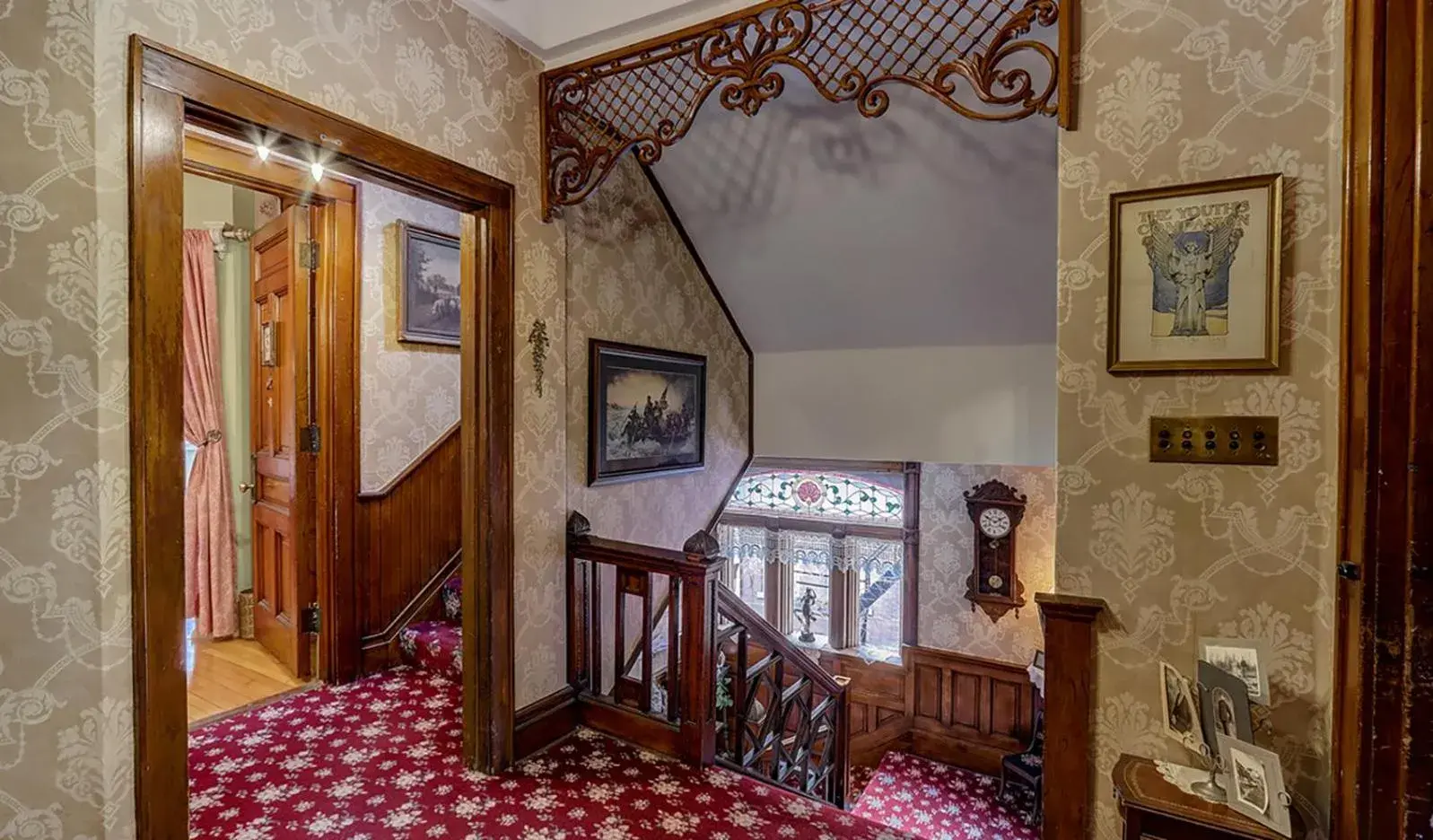 Property building in Schuster Mansion Bed & Breakfast Property building in Schuster Mansion Bed & Breakfast