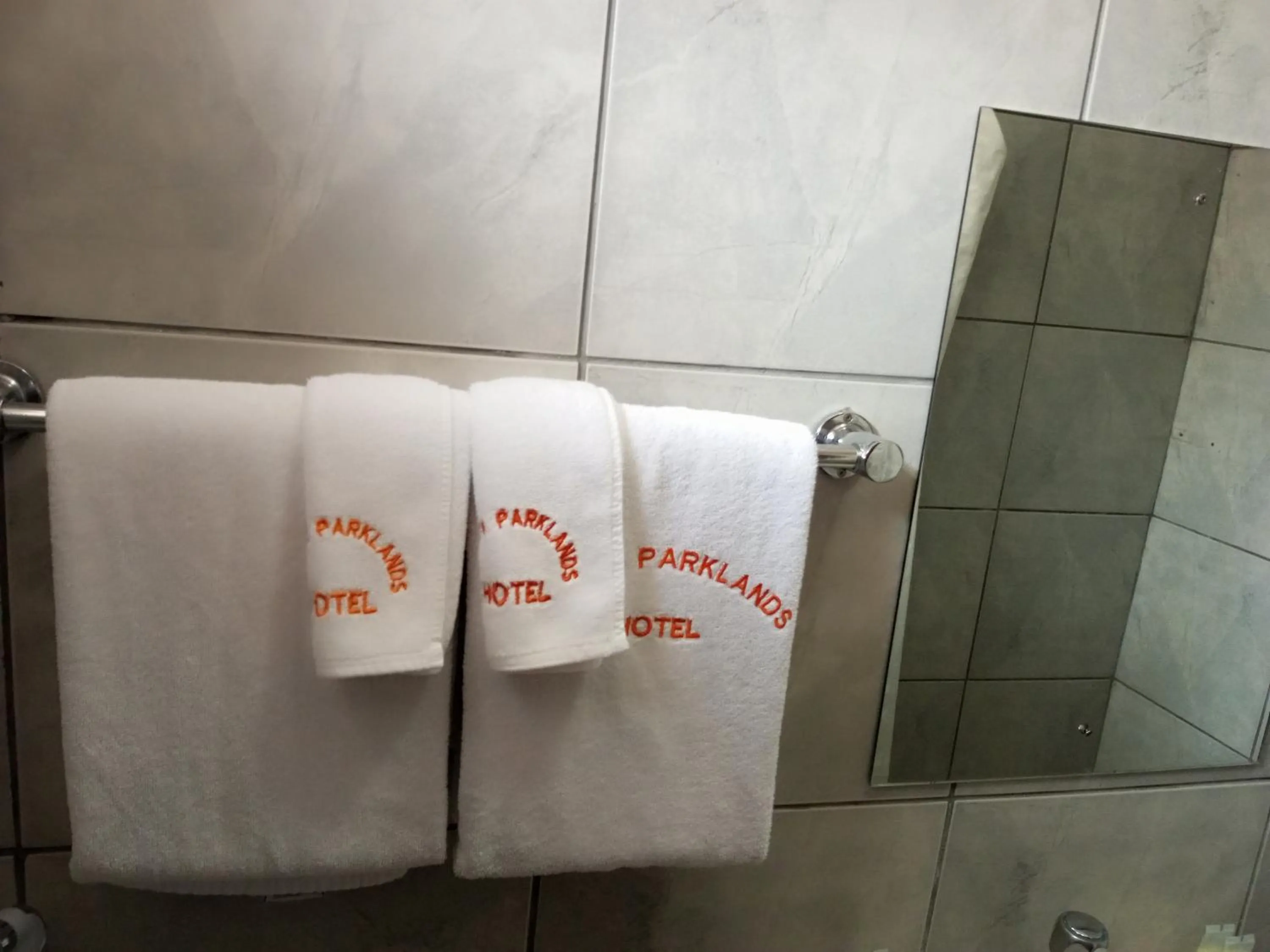 Shower in Fourth Parklands Hotel