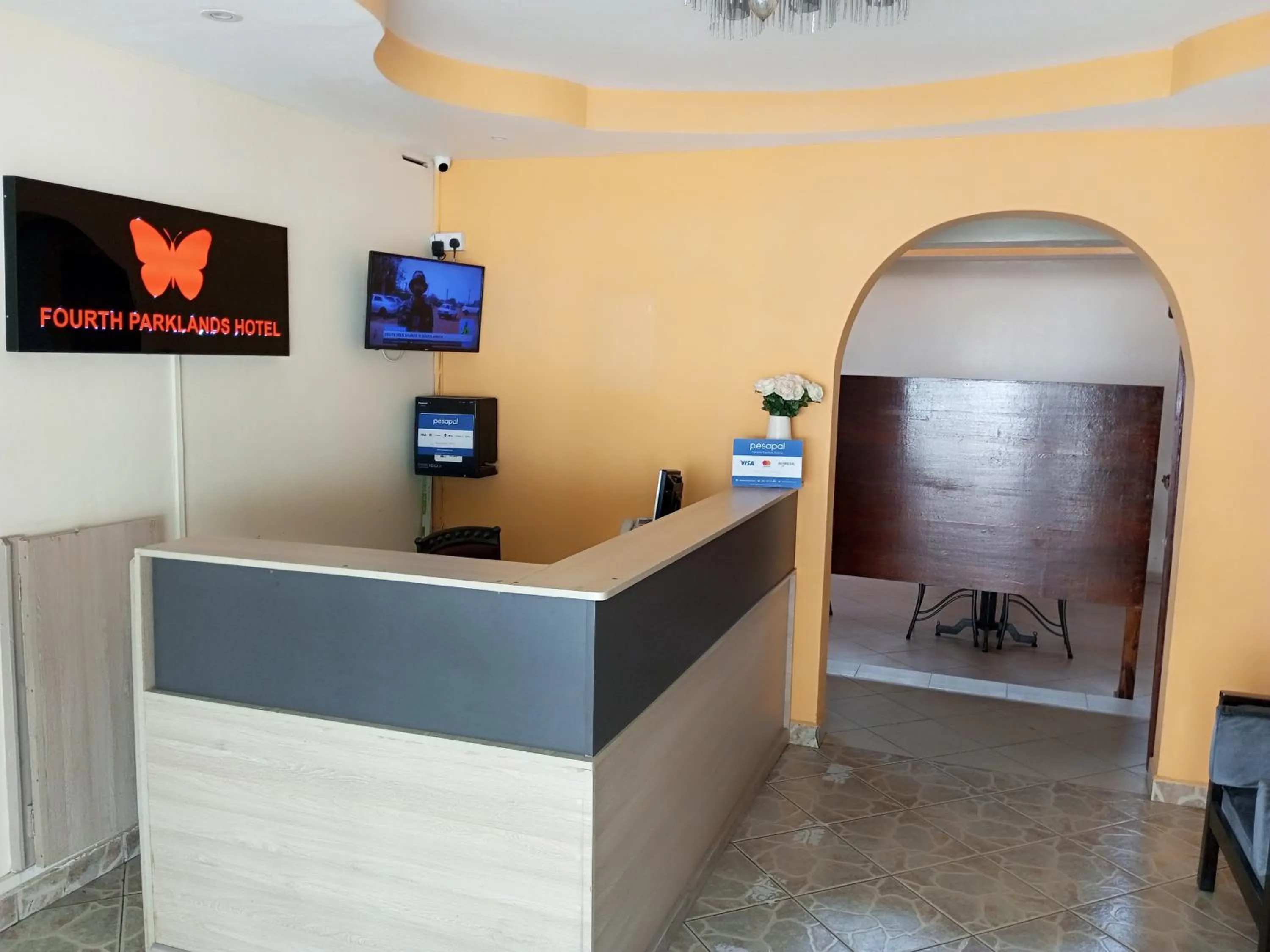 TV and multimedia in Fourth Parklands Hotel