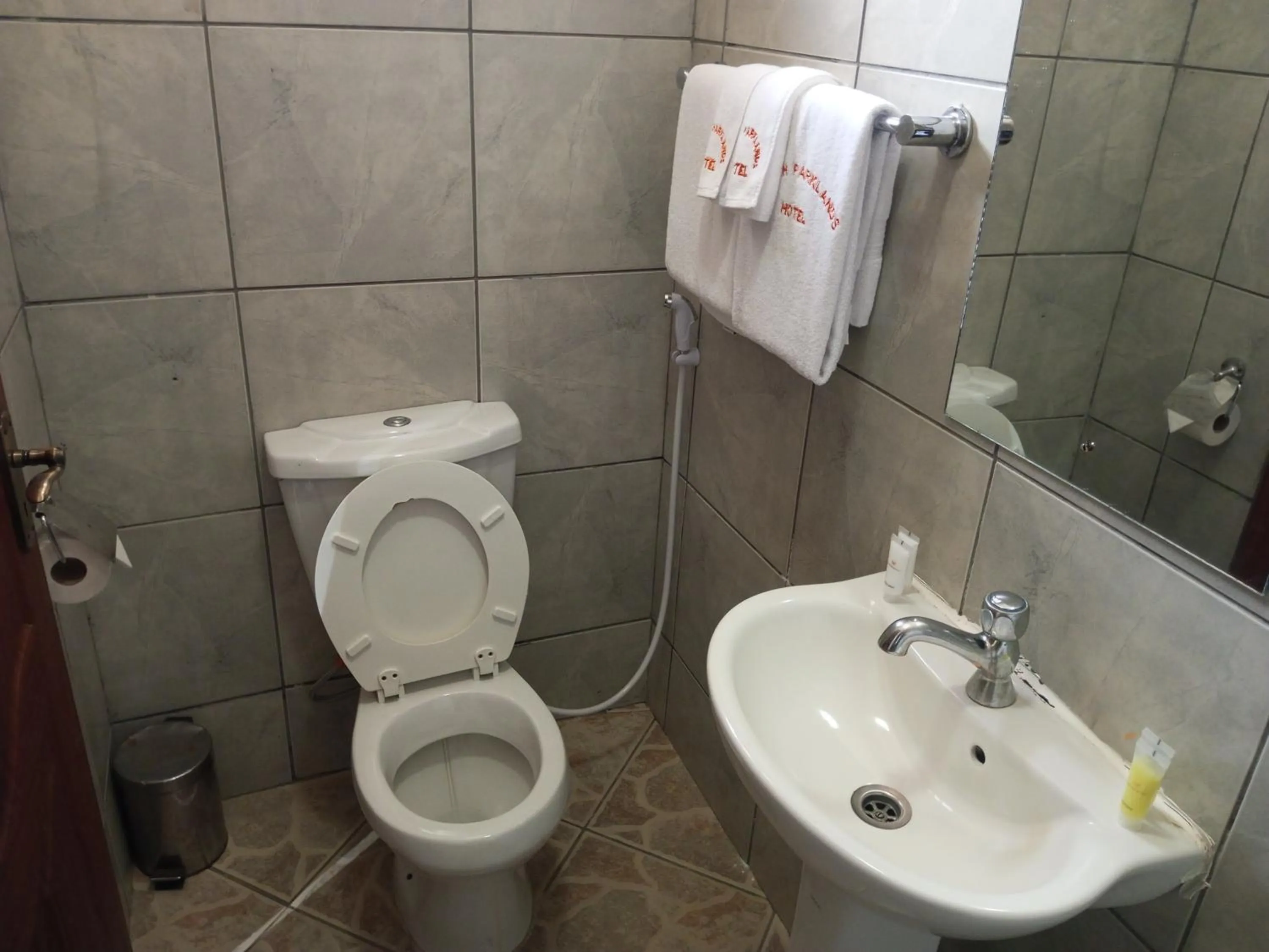 Shower in Fourth Parklands Hotel