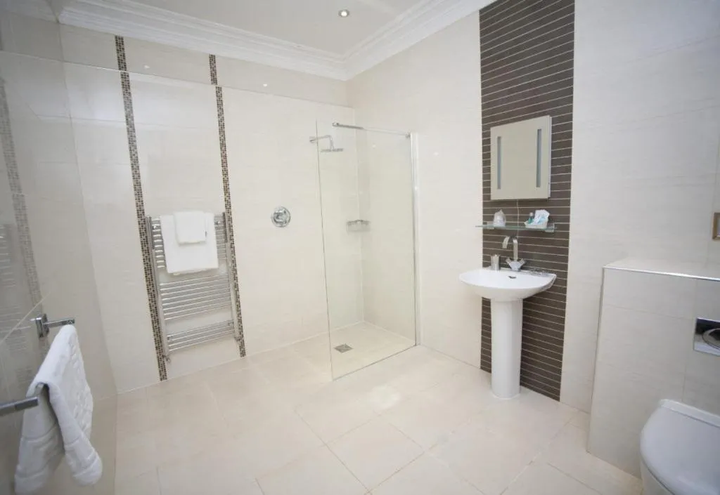 King Room in The White Swan Hotel