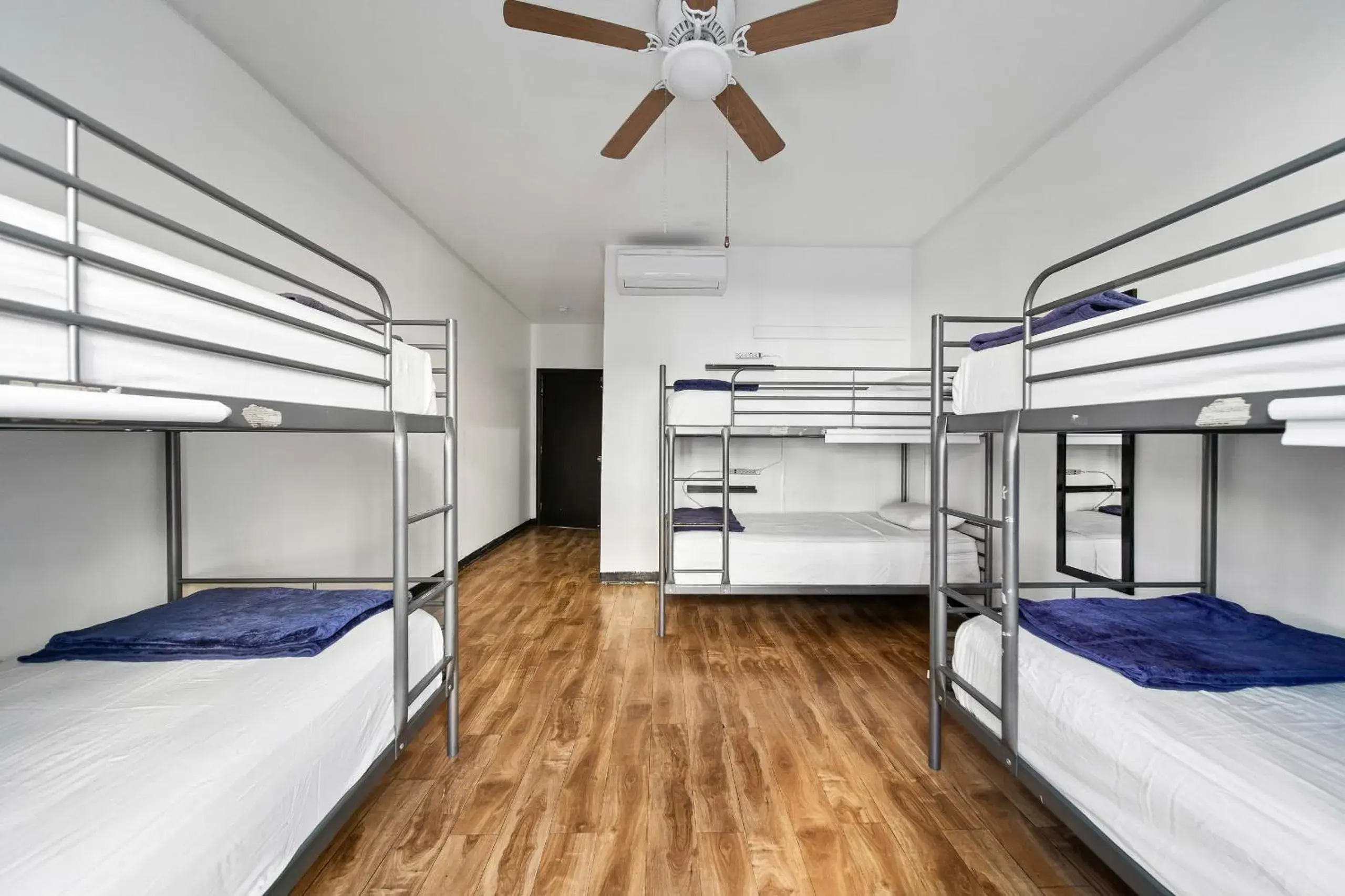 Bed in Samesun Hollywood Hotel & Hostel Bed in Samesun Hollywood Hotel & Hostel