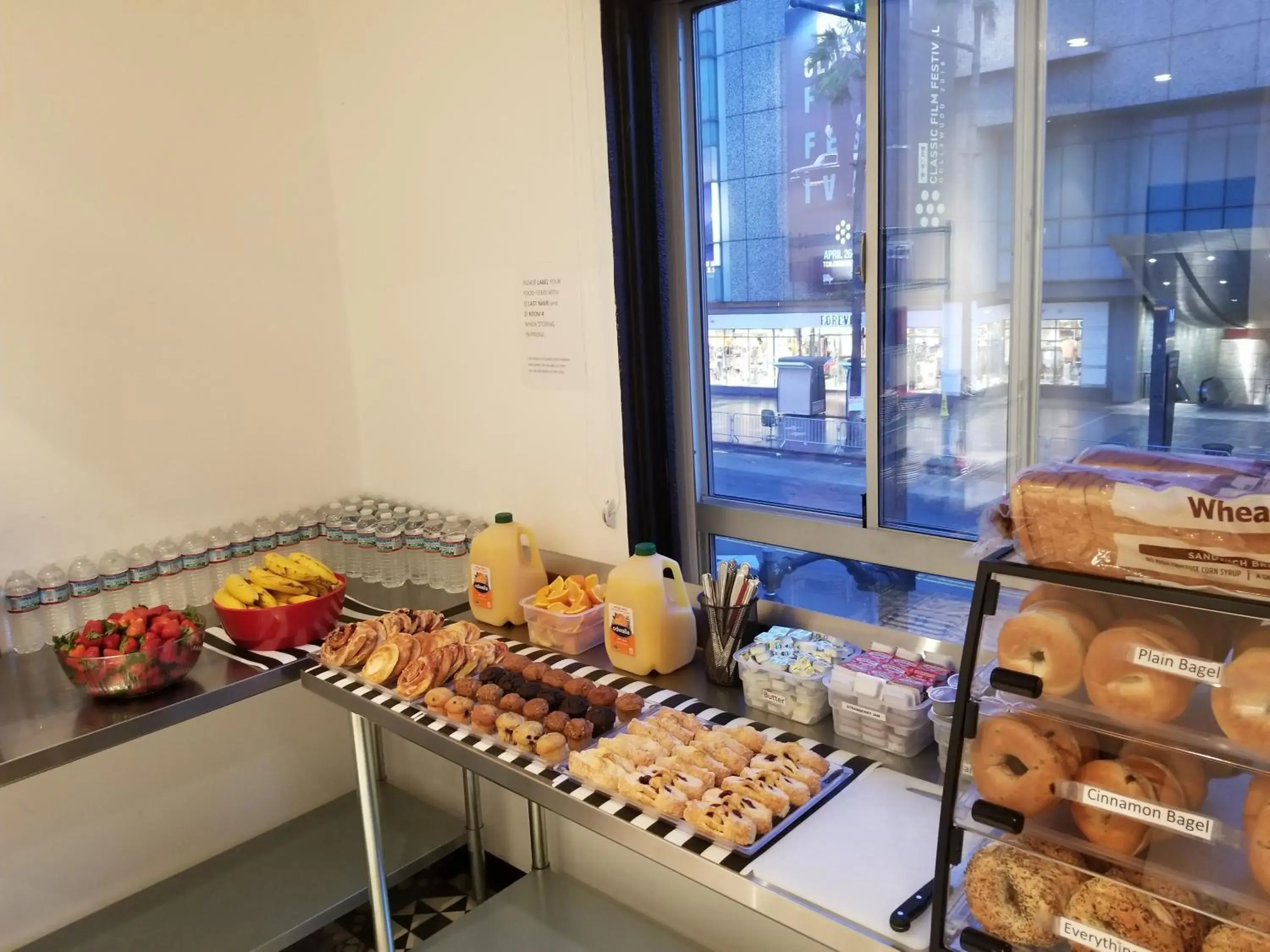 Food and drinks in Samesun Hollywood Hotel & Hostel Food and drinks in Samesun Hollywood Hotel & Hostel