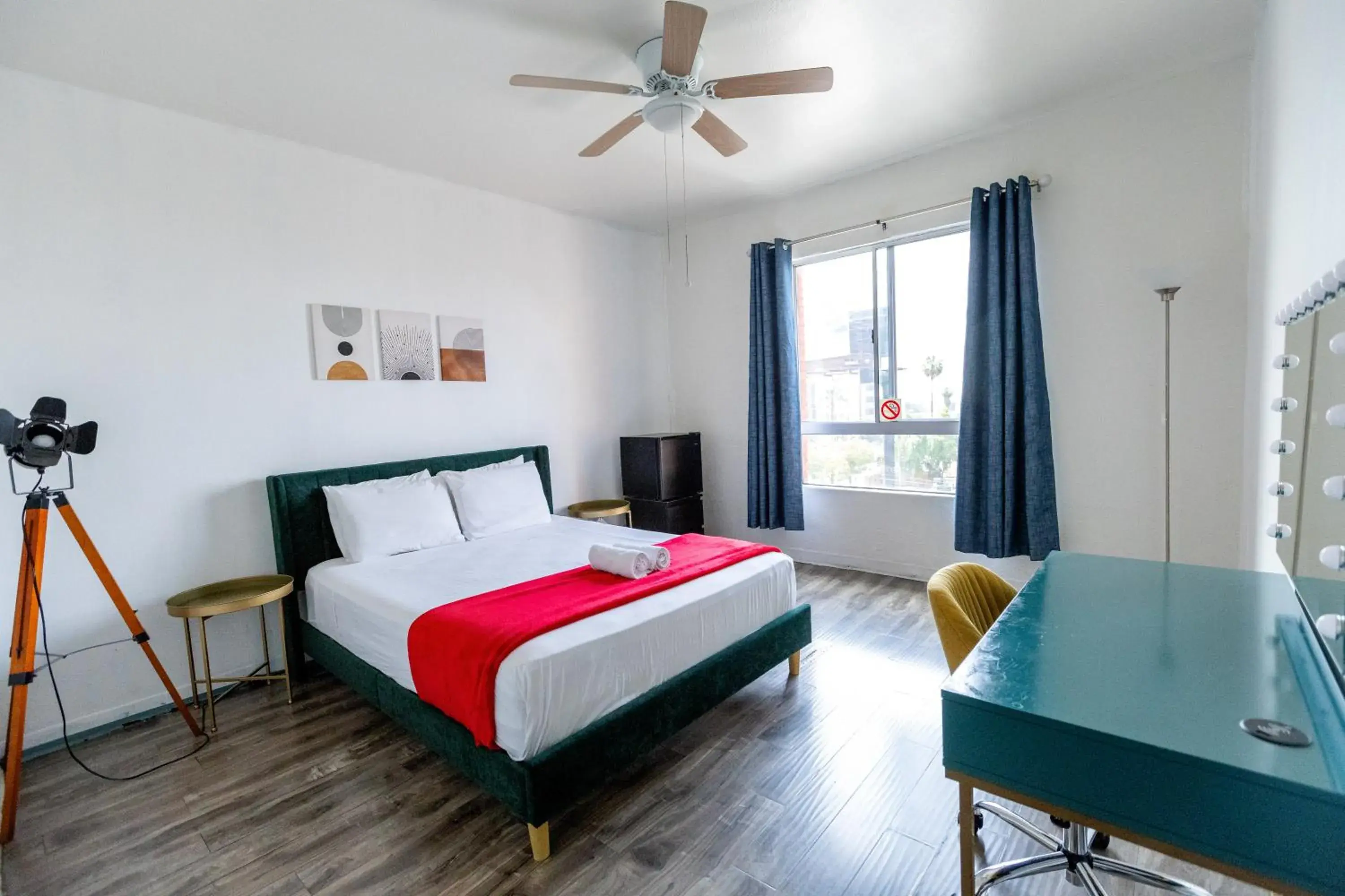 Bedroom, Bed in Samesun Hollywood Hotel & Hostel Bedroom, Bed in Samesun Hollywood Hotel & Hostel