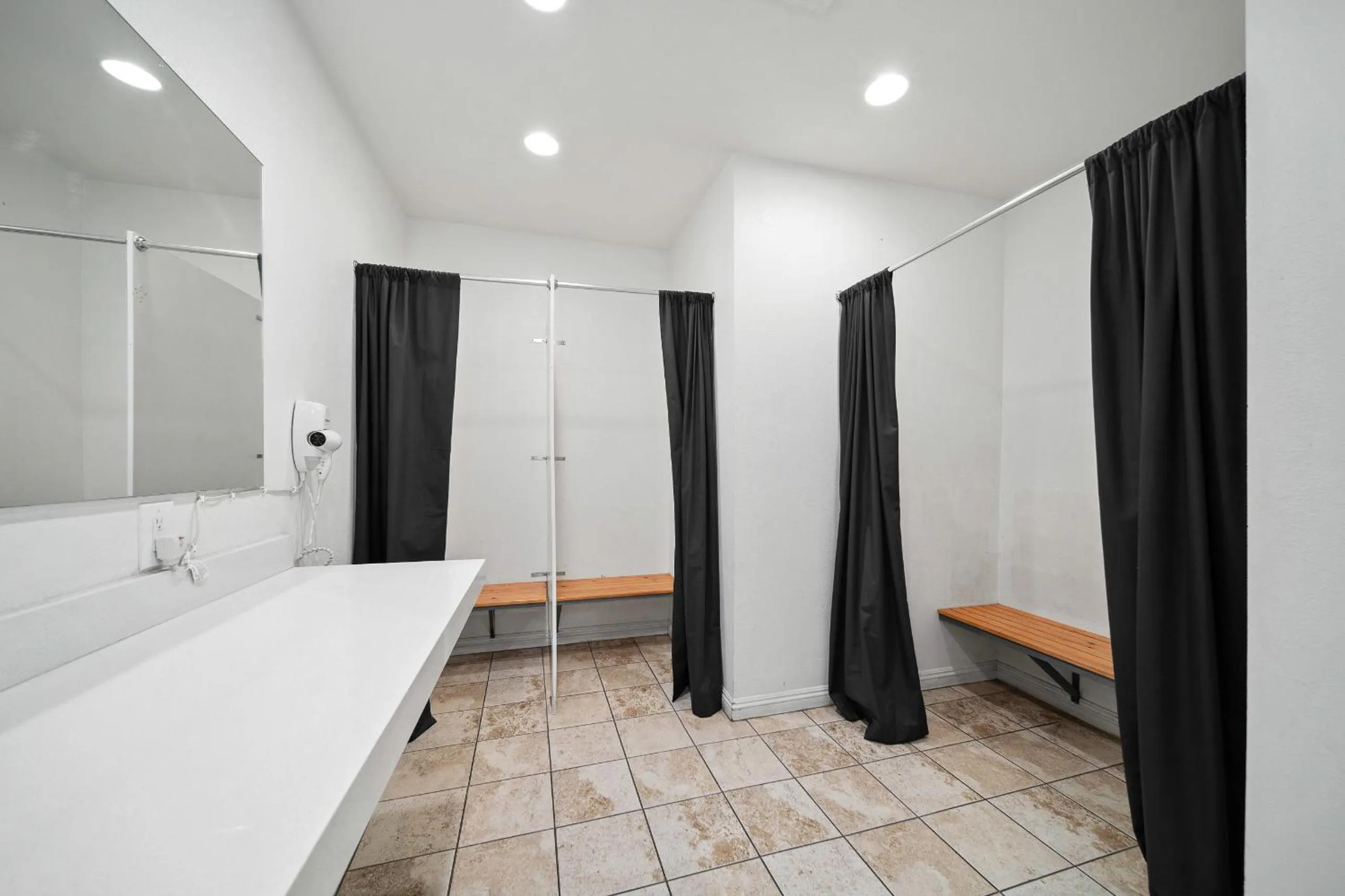 Bathroom in Samesun Hollywood Hotel & Hostel