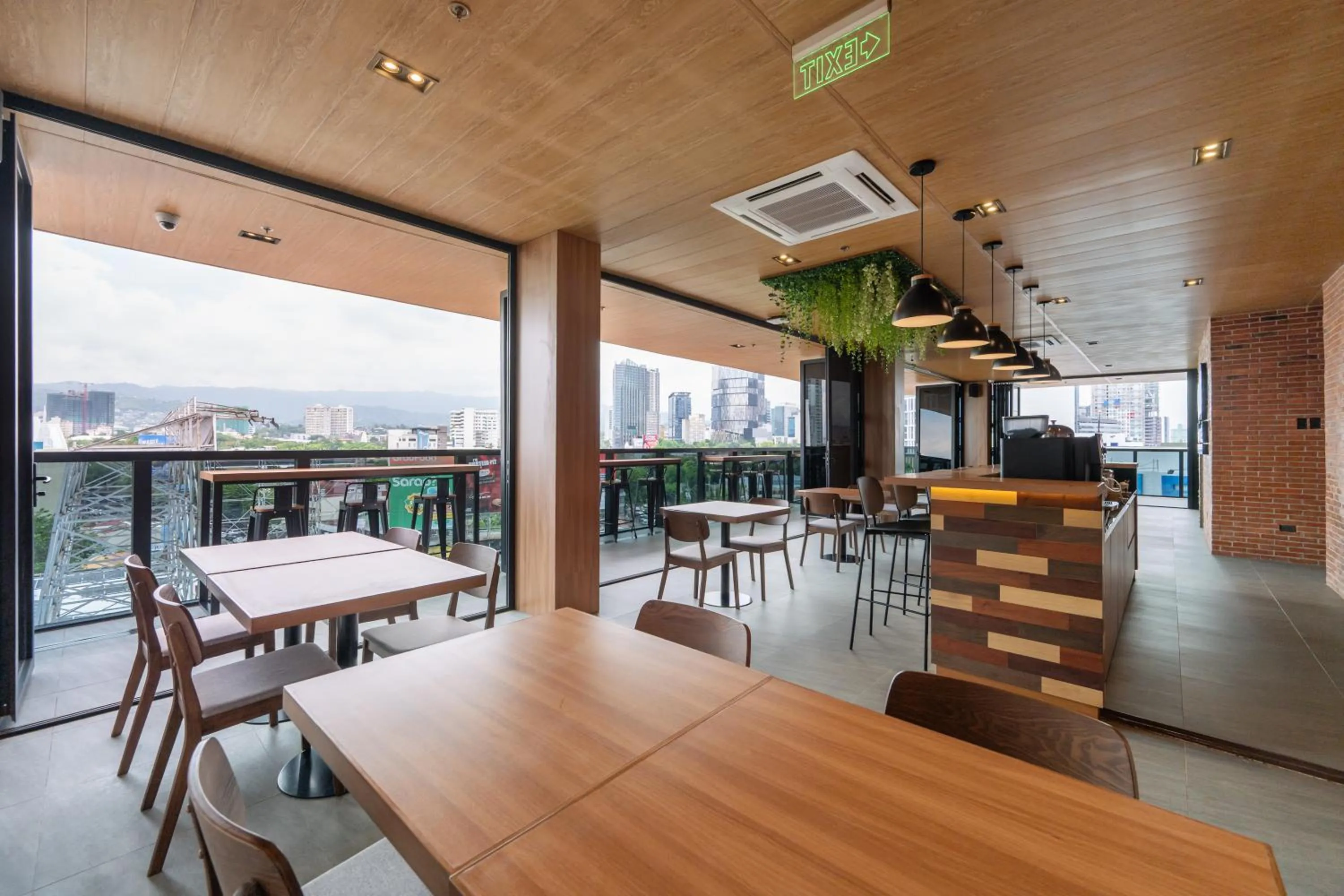 Restaurant/places to eat in Kokotel Cebu Adira