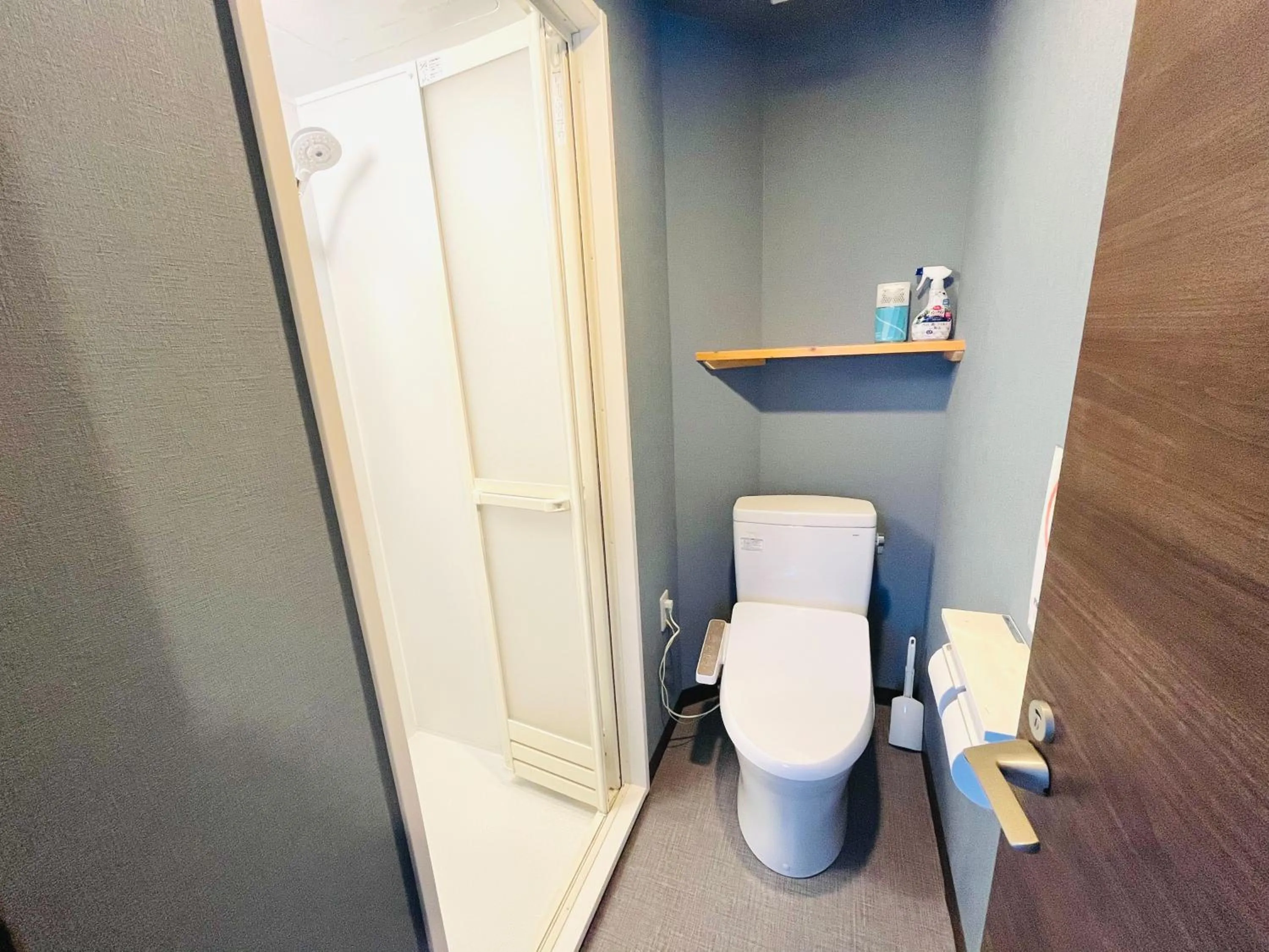 Toilet in Hinode Kagurazakaekimae Hotel