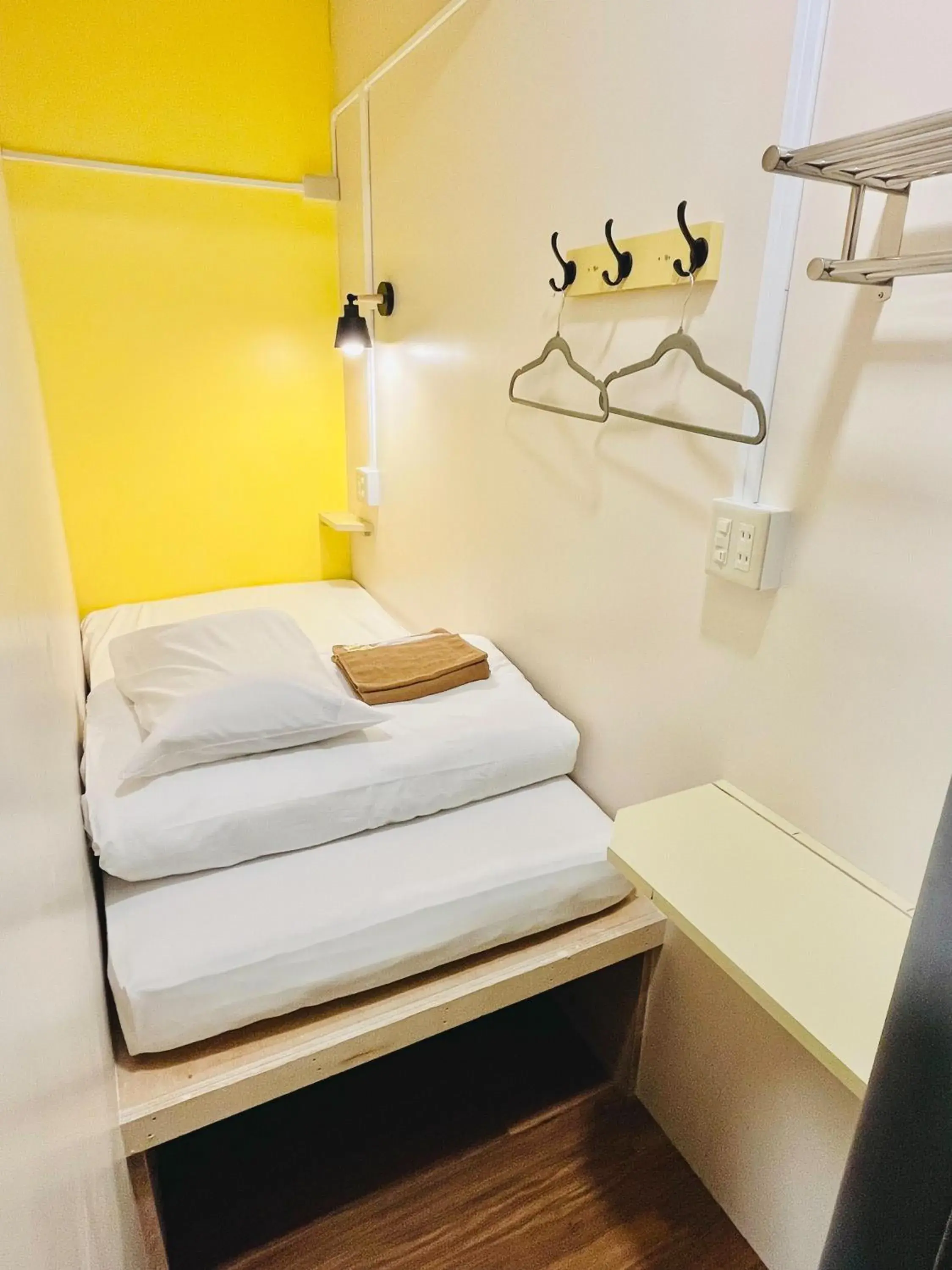 Single Bed in Mixed Dormitory Room in Hinode Kagurazakaekimae Hotel Single Bed in Mixed Dormitory Room in Hinode Kagurazakaekimae Hotel