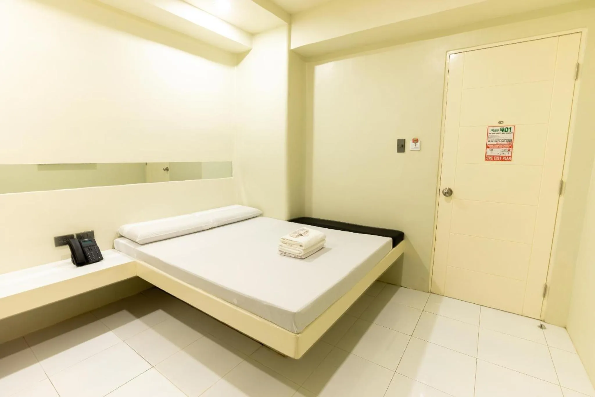 Bed in Astrotel Cebu