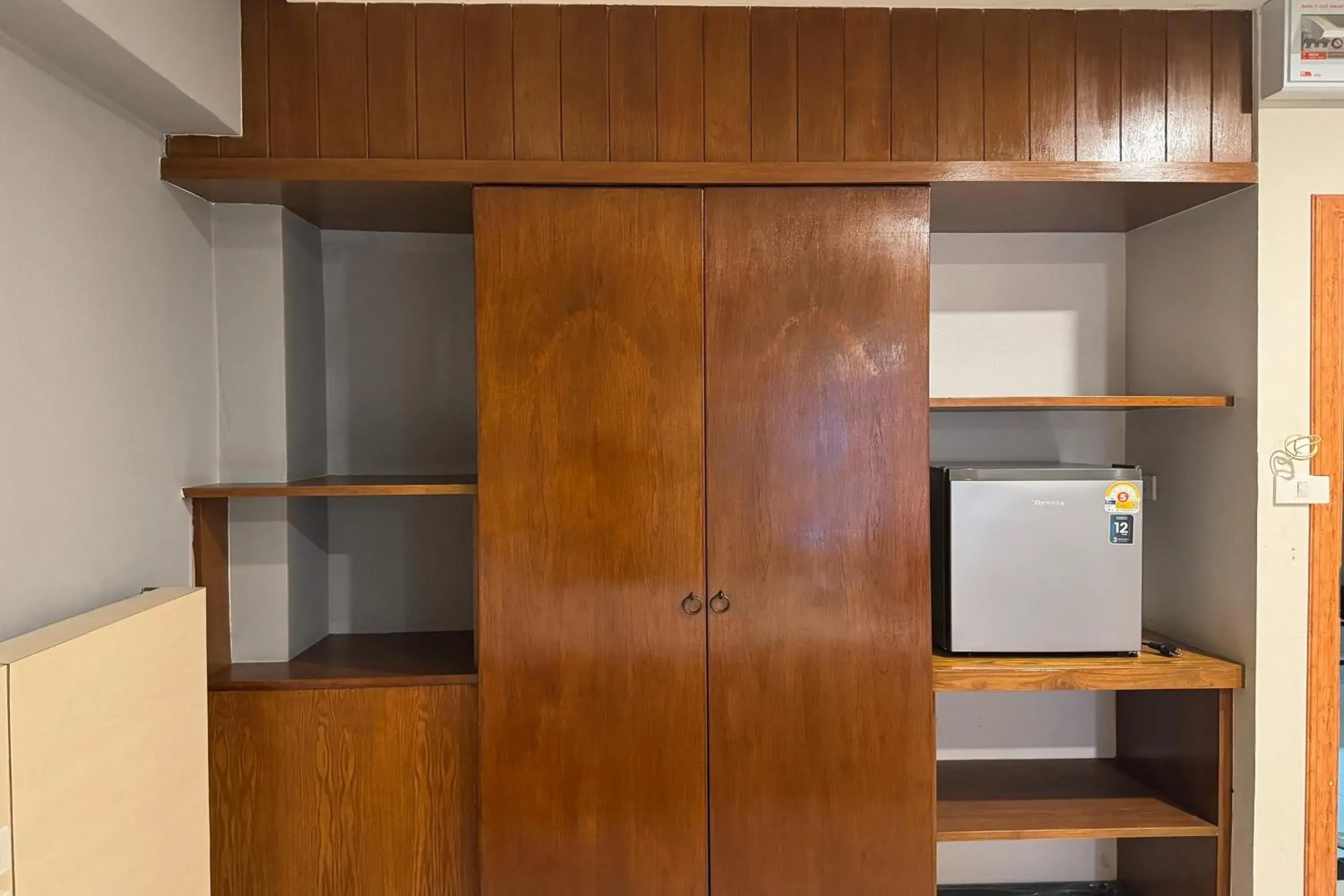 wardrobe in Eastan Golf View ChiangMai wardrobe in Eastan Golf View ChiangMai