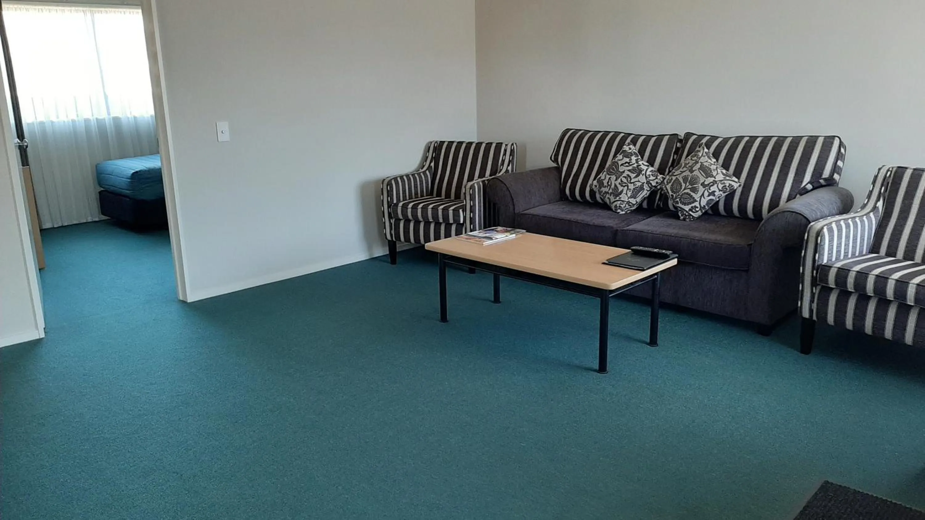 Living room in Central Motor Lodge