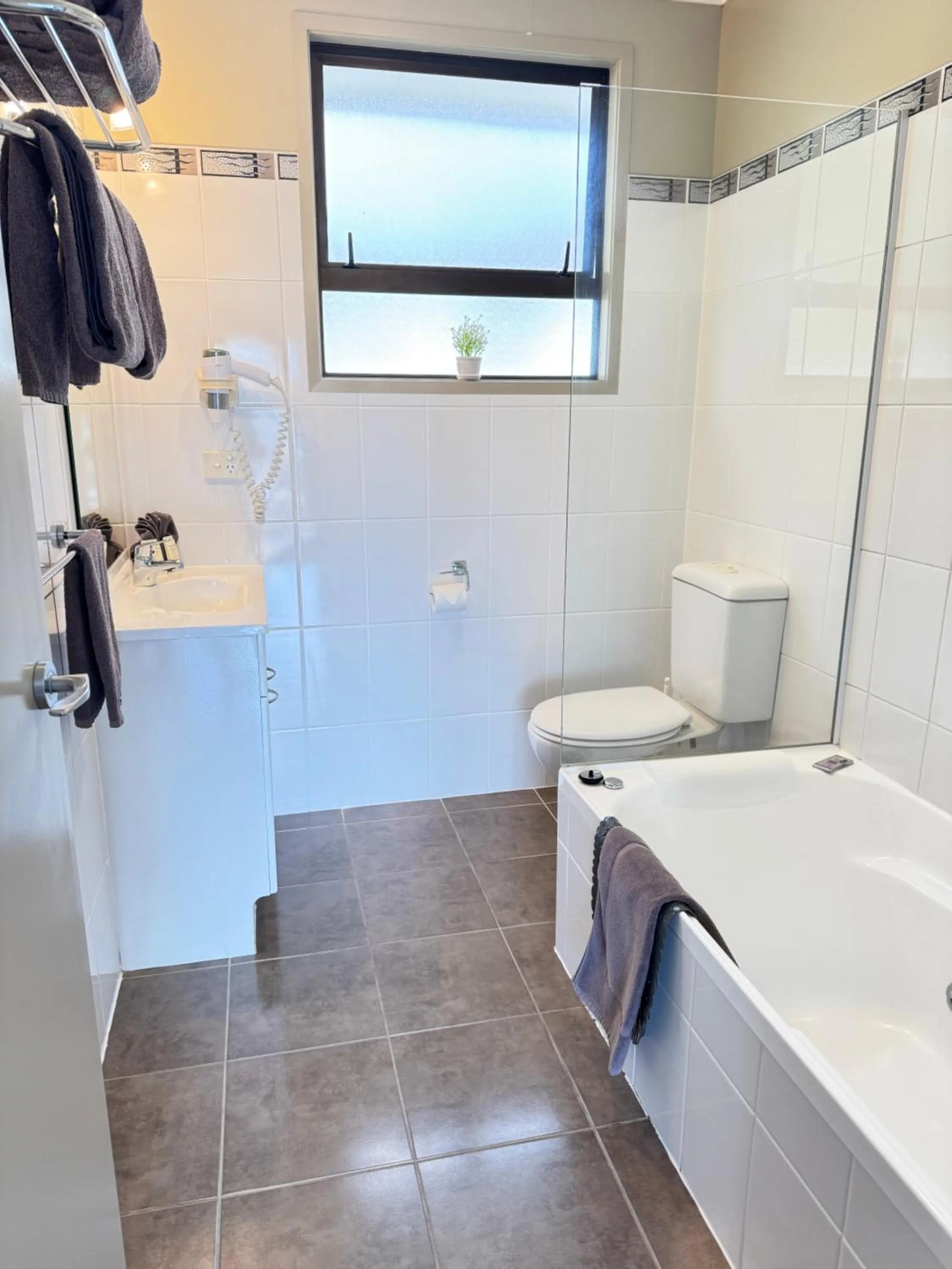 Bathroom in Ashbrook Motel Taupo