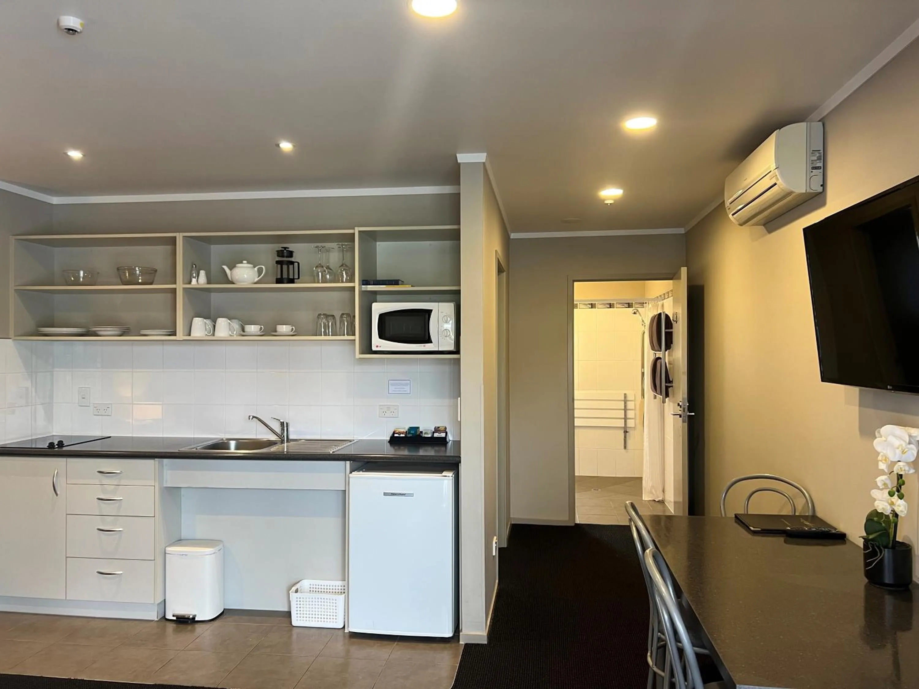 Kitchen or kitchenette in Ashbrook Motel Taupo