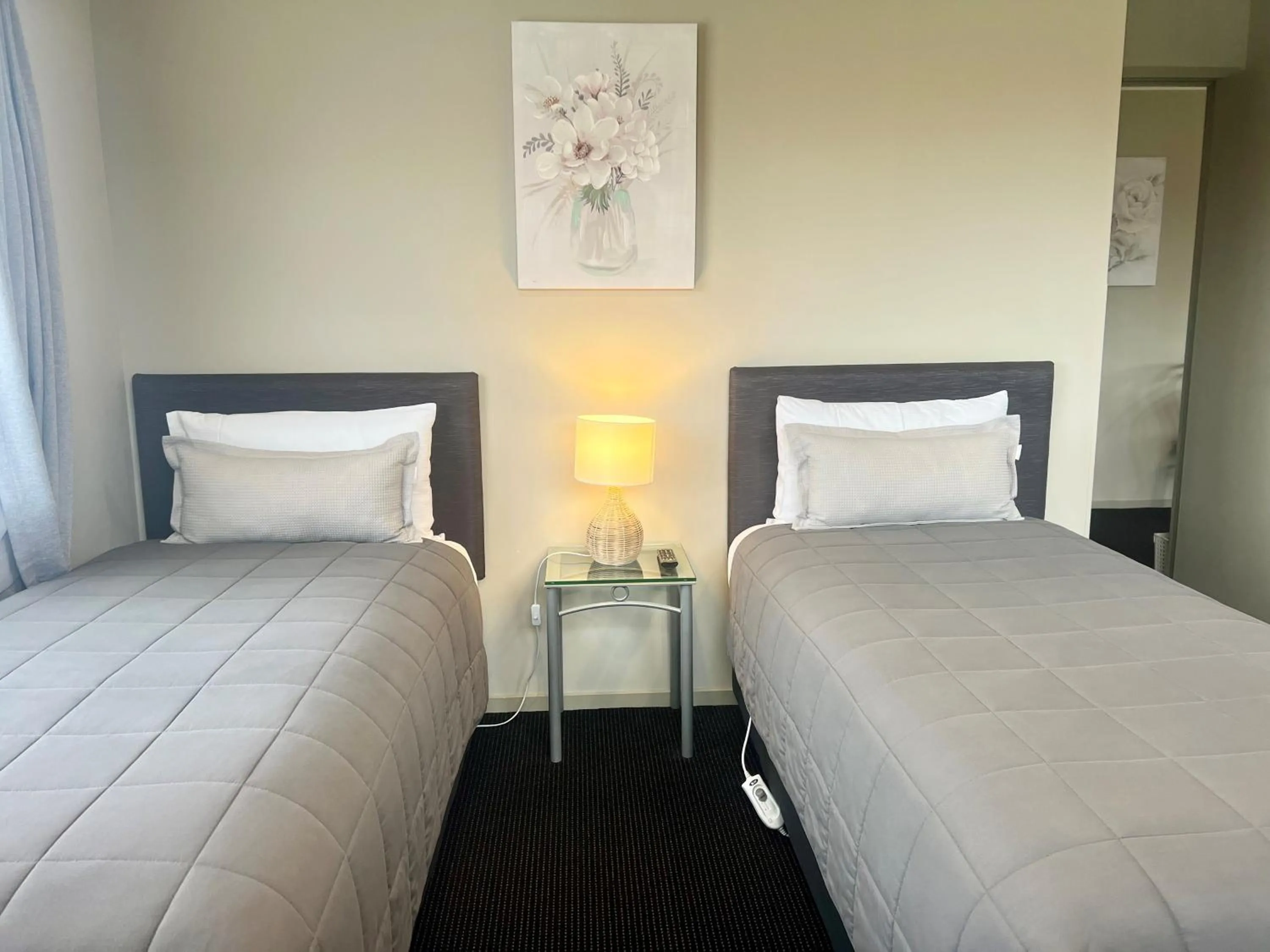 Property building, Bed in Ashbrook Motel Taupo