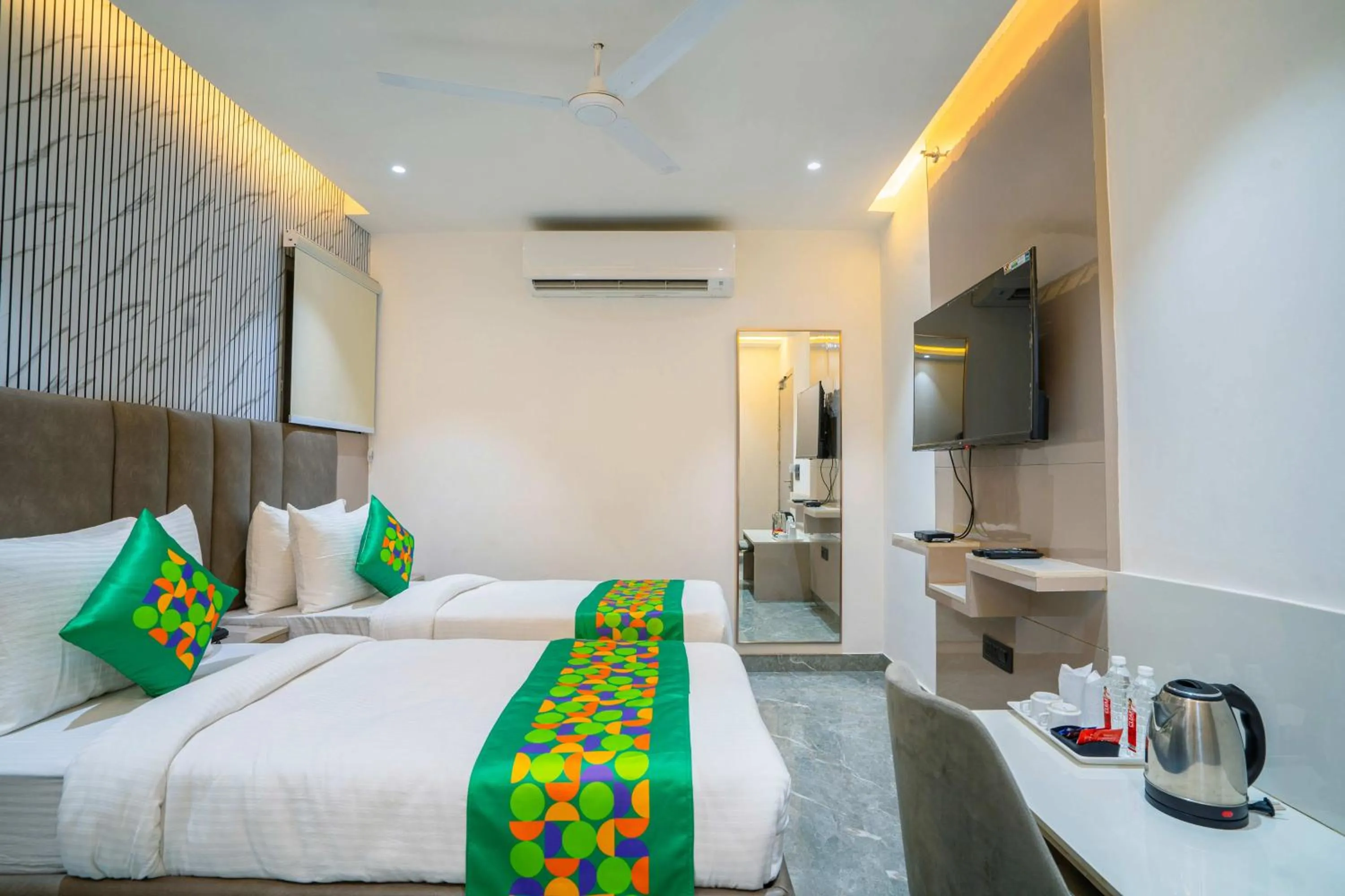 Bedroom, Bed in Treebo Gemstone