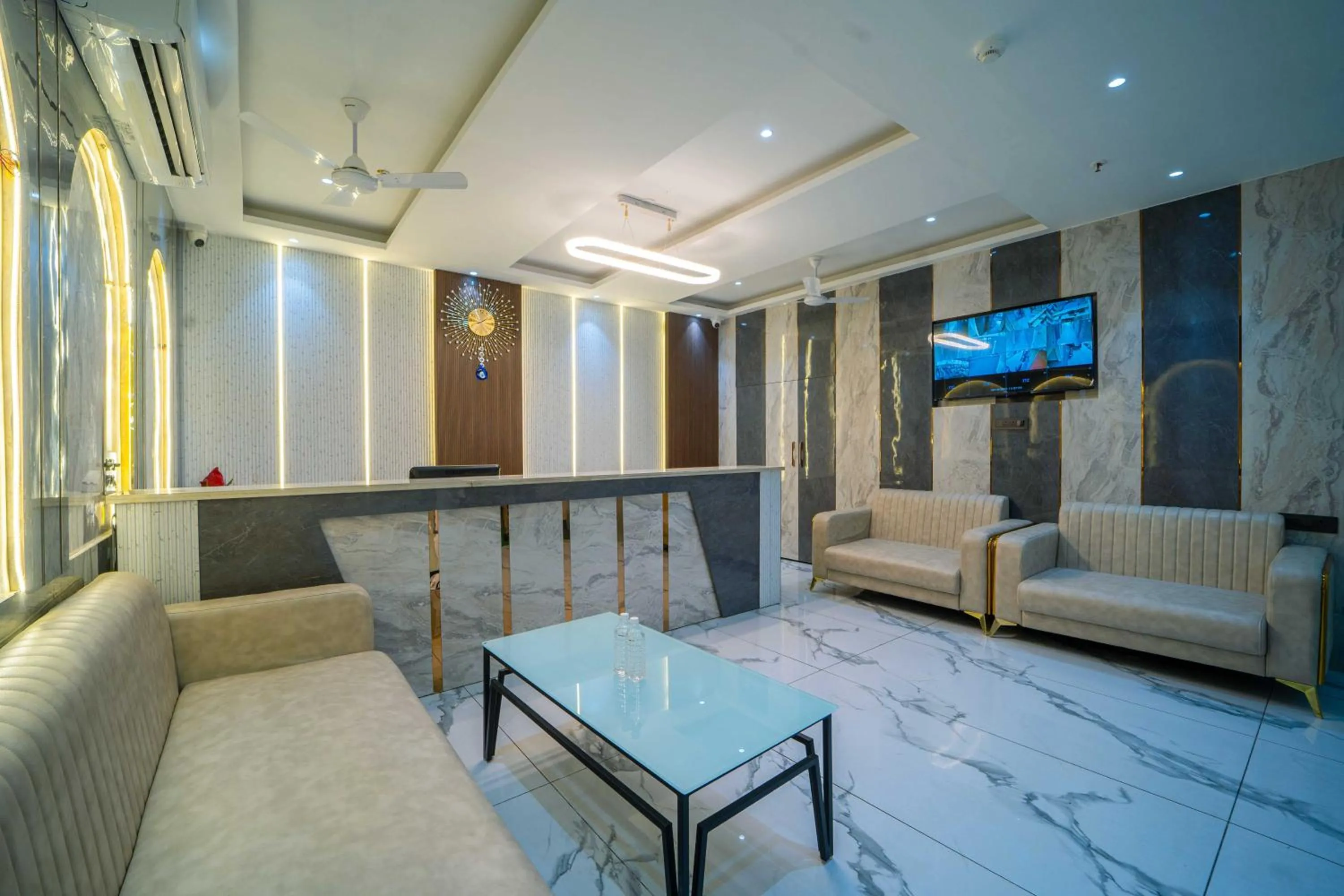 Lobby or reception in Treebo Gemstone