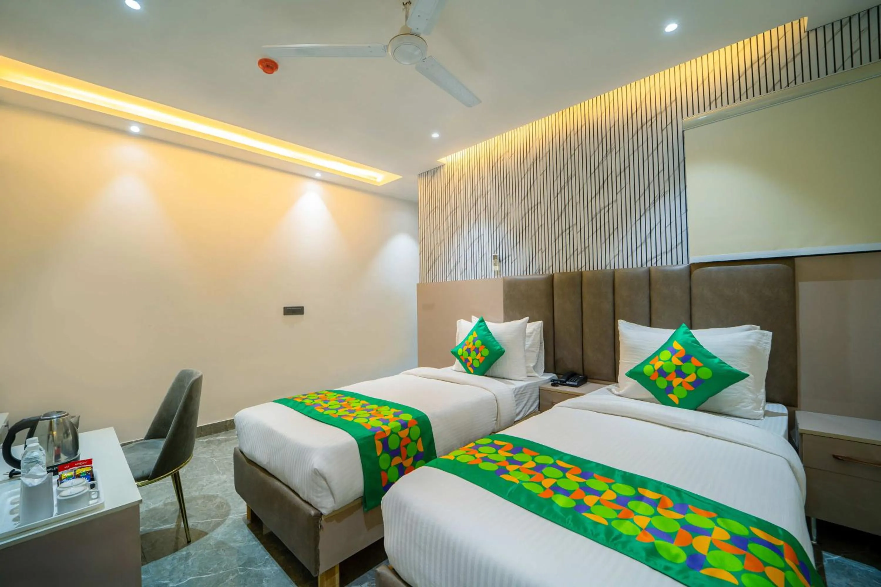 Bedroom, Bed in Treebo Gemstone