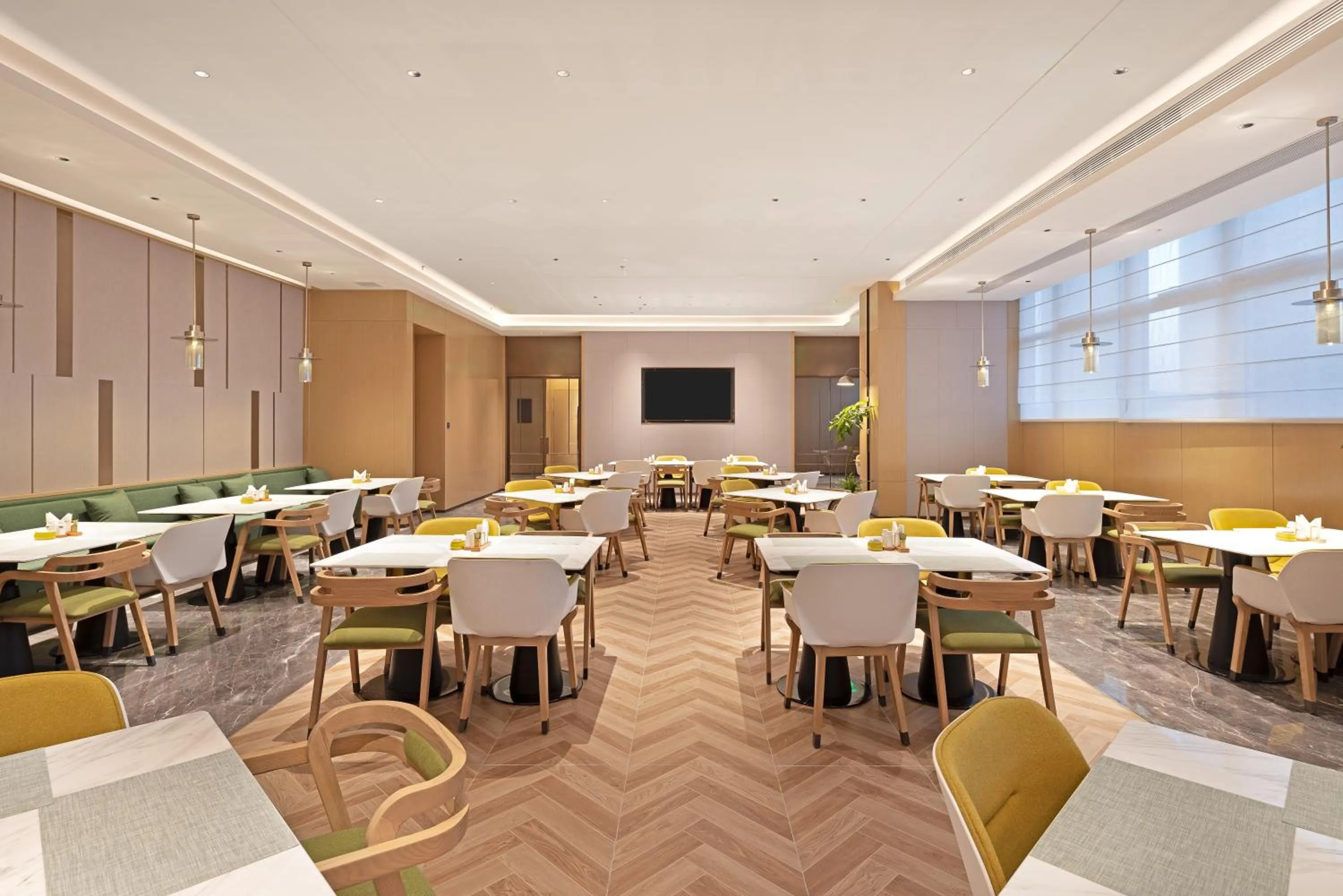 Restaurant/places to eat in Home2 Suite by Hilton Chaozhou