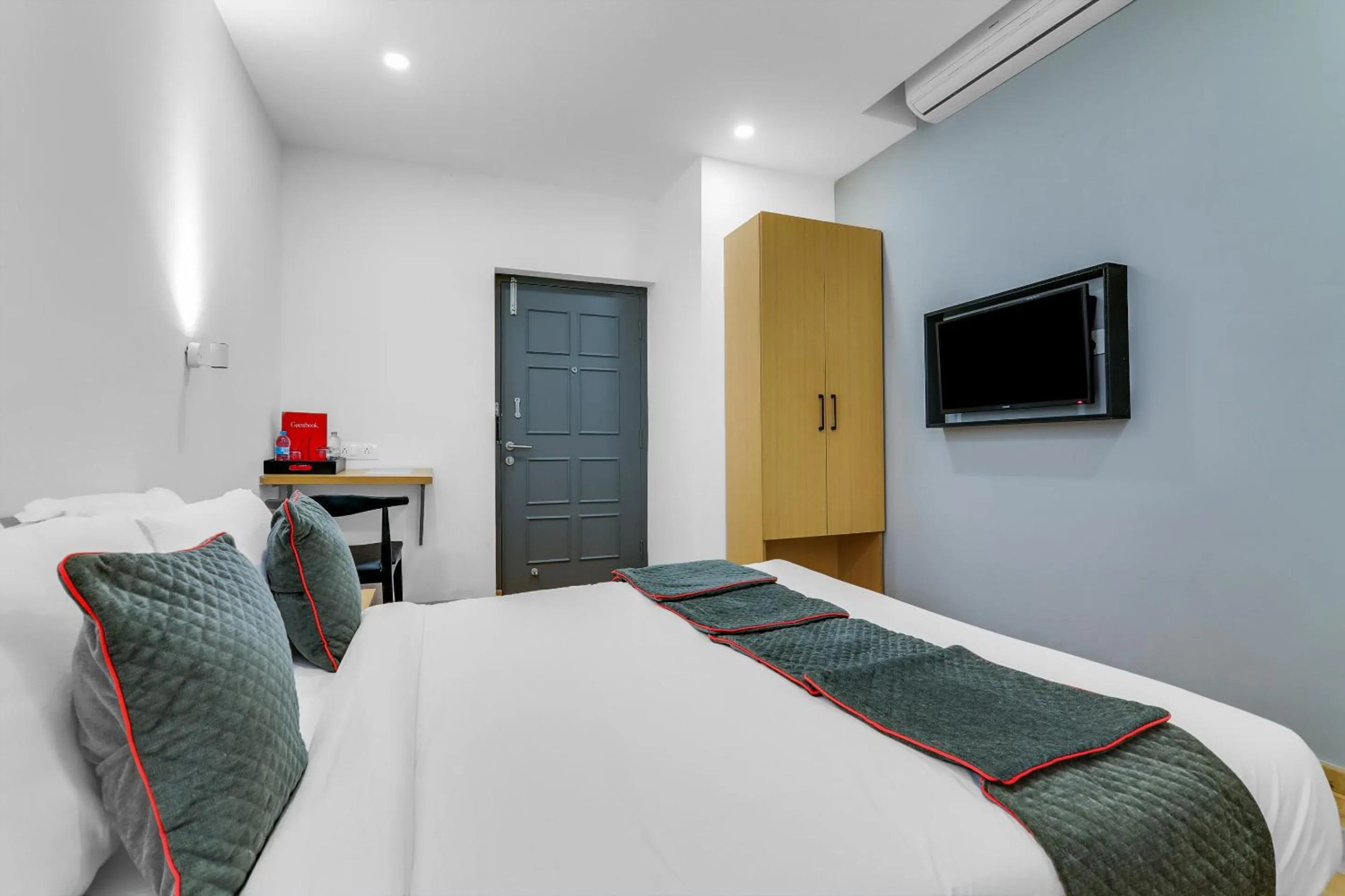 Bed in Townhouse Welcome INN