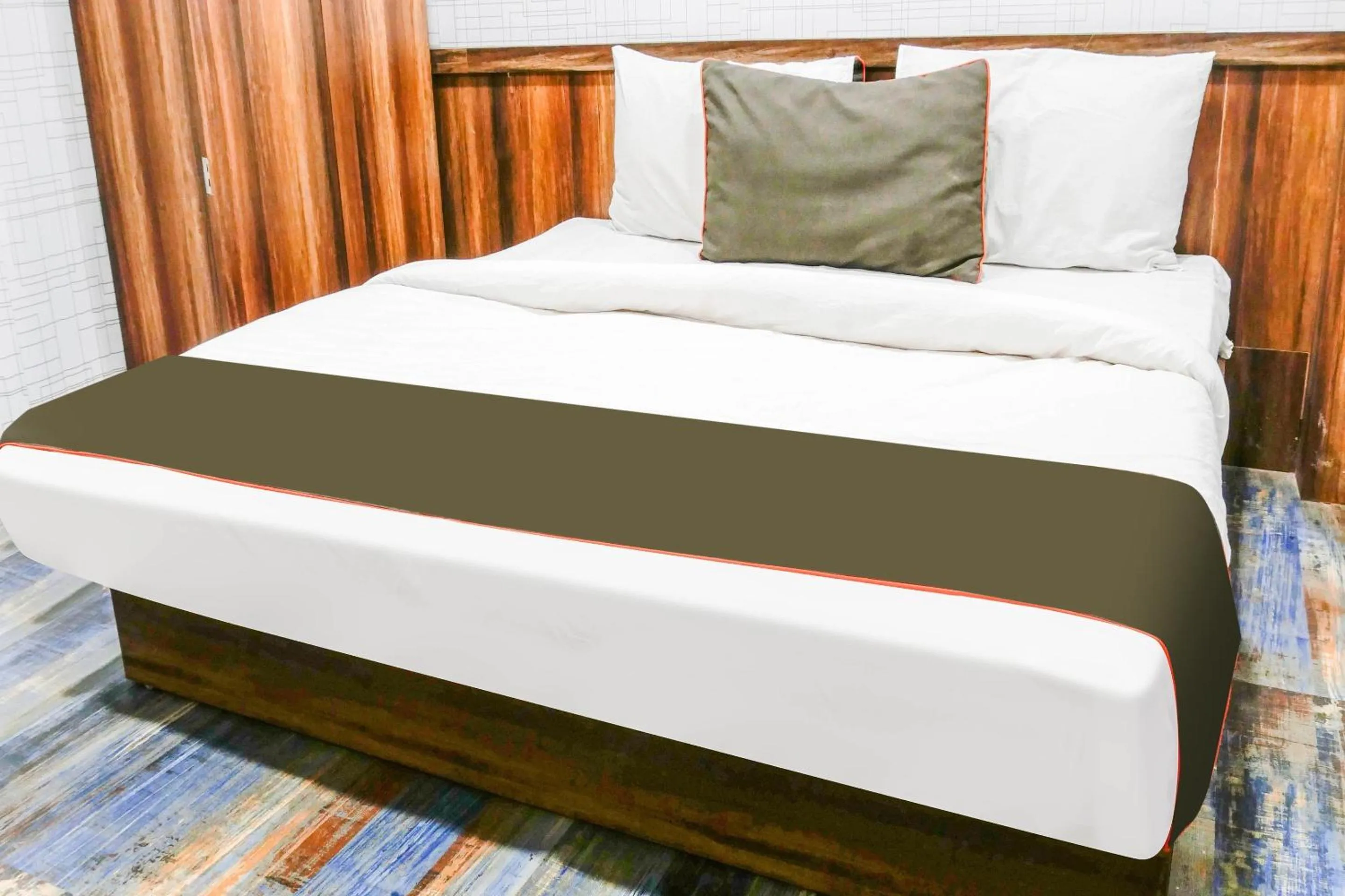 Bedroom, Bed in Super Collection O Hotel Day & Night