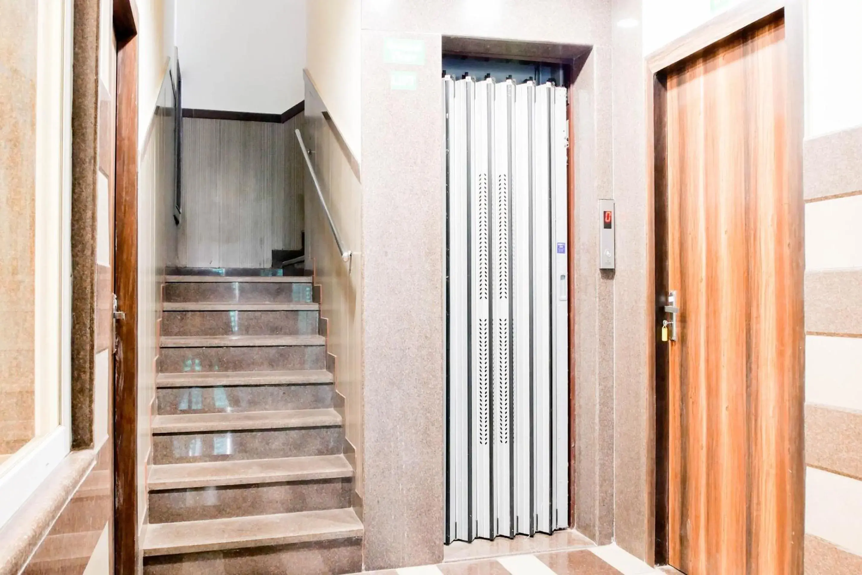 Lobby or reception in Super Collection O Hotel Day & Night Lobby or reception in Super Collection O Hotel Day & Night