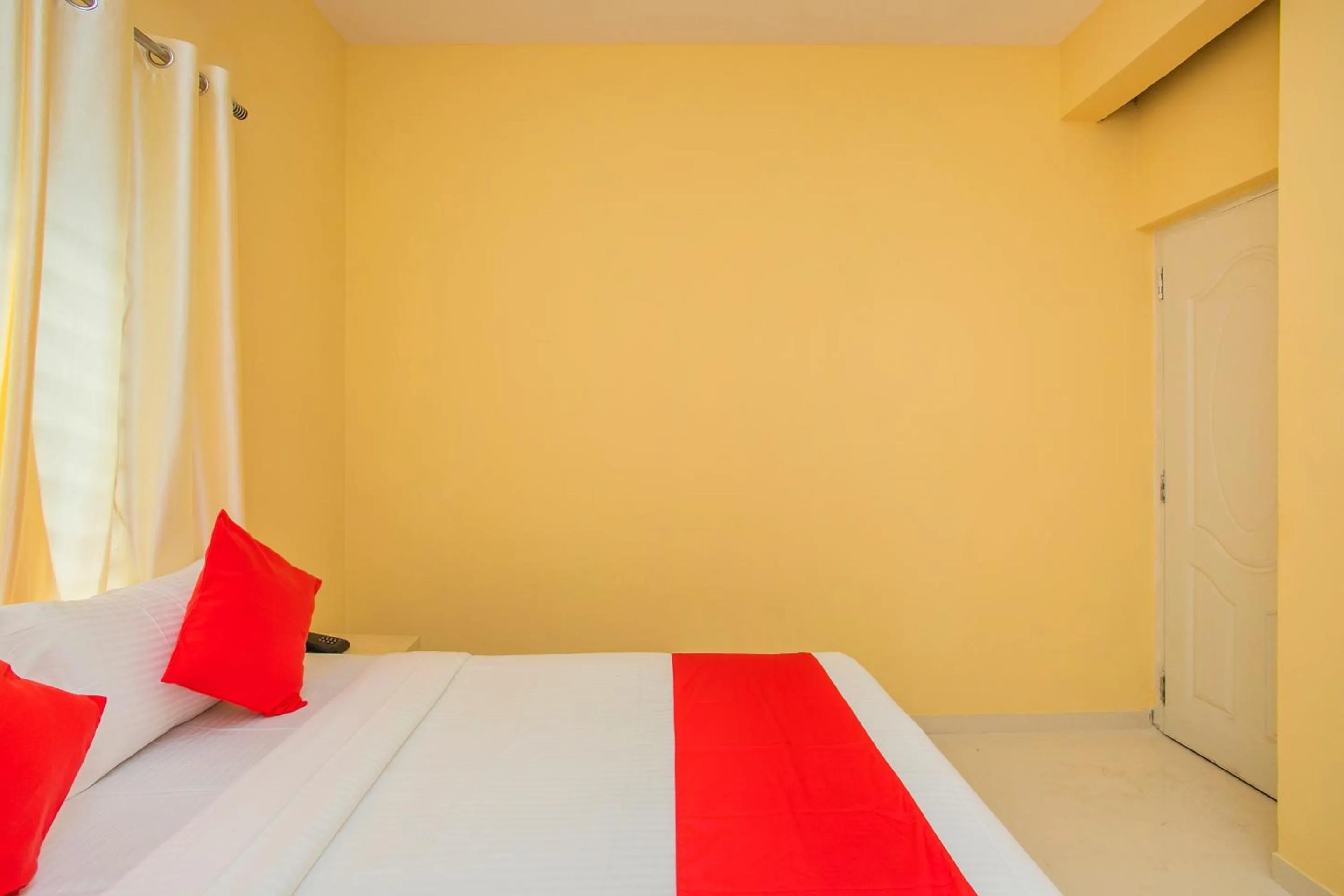 Bedroom, Bed in Hotel O Varcity Emerald Near Ragigudda Sri Prasanna Anjaneyaswamy Temple