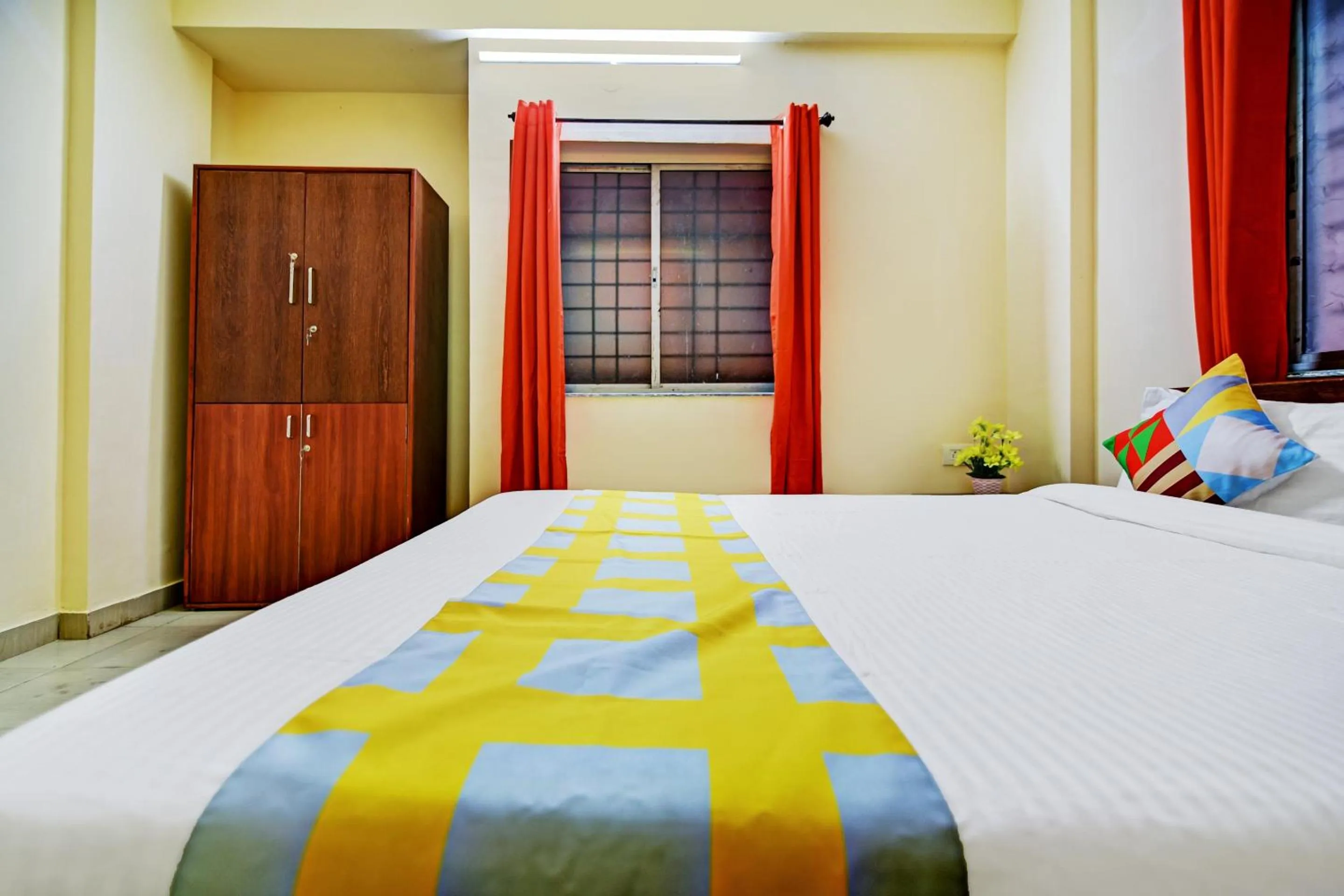 Bedroom, Bed in Hotel O Saiinn