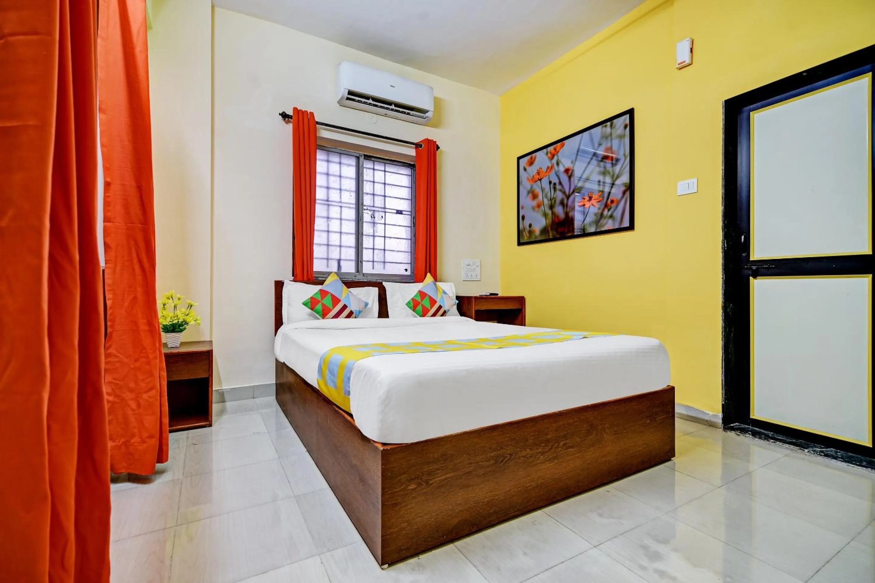 Bedroom, Bed in Hotel O Saiinn