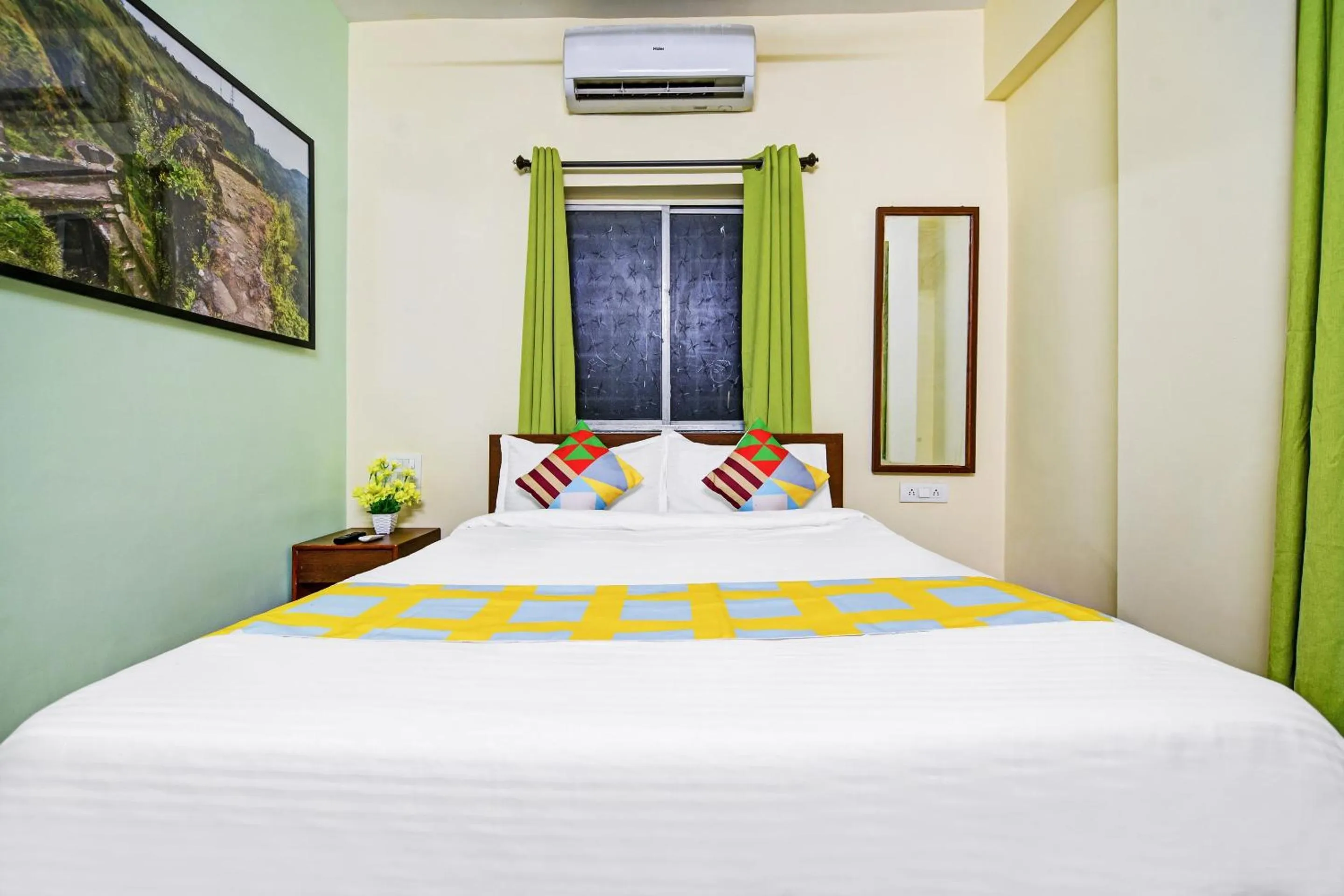 Bedroom, Bed in Hotel O Saiinn