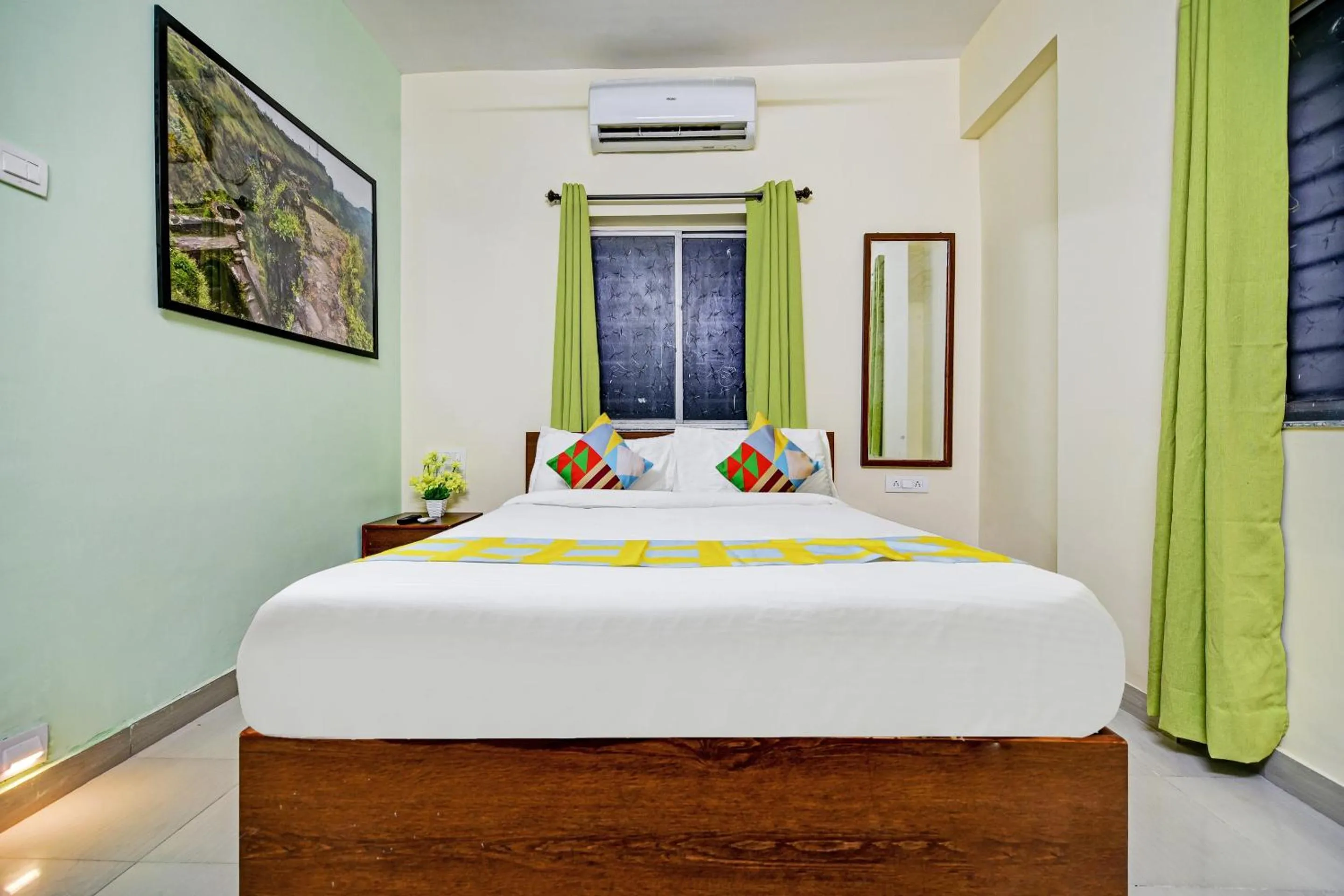 Bedroom, Bed in Hotel O Saiinn