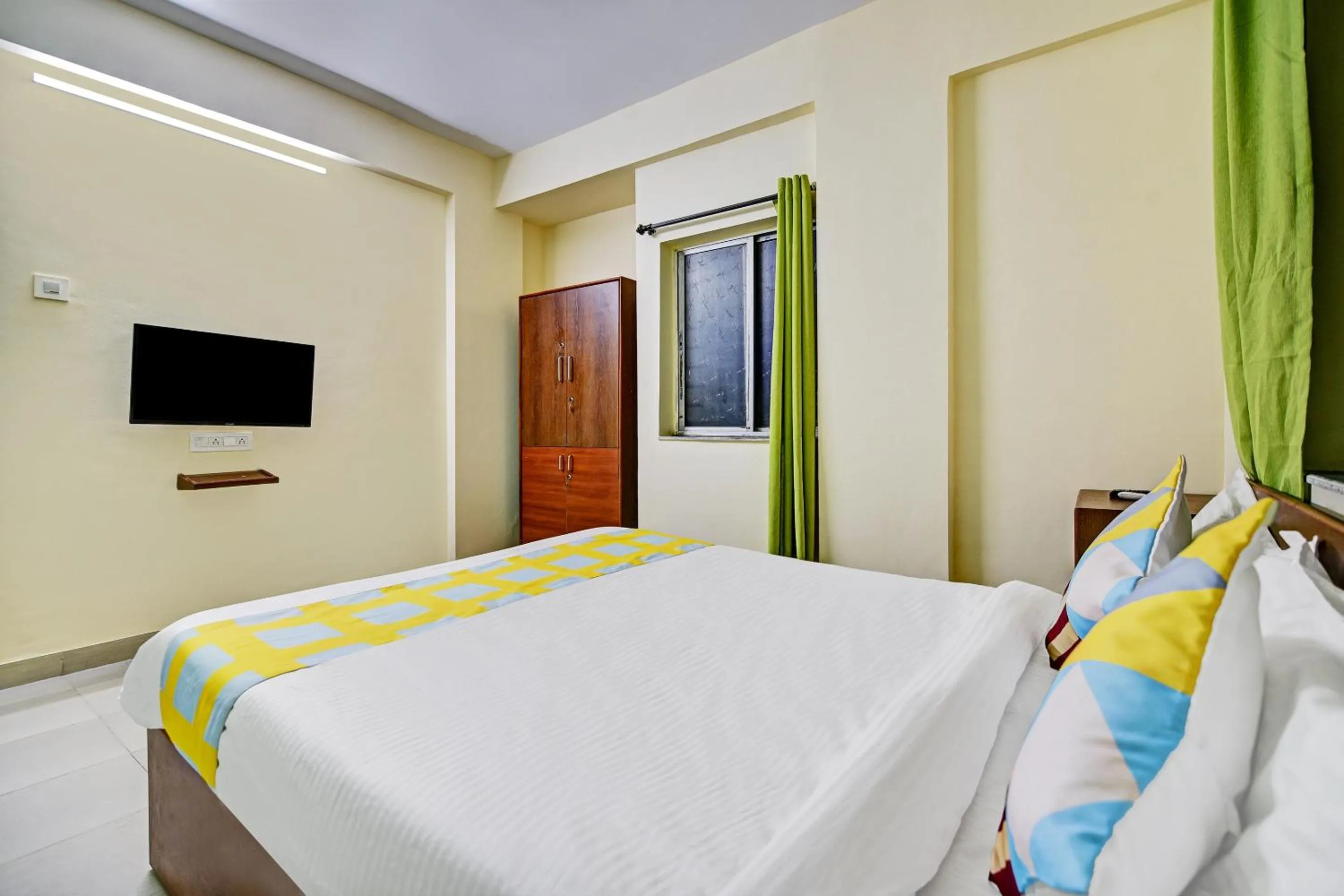 Bedroom, Bed in Hotel O Saiinn