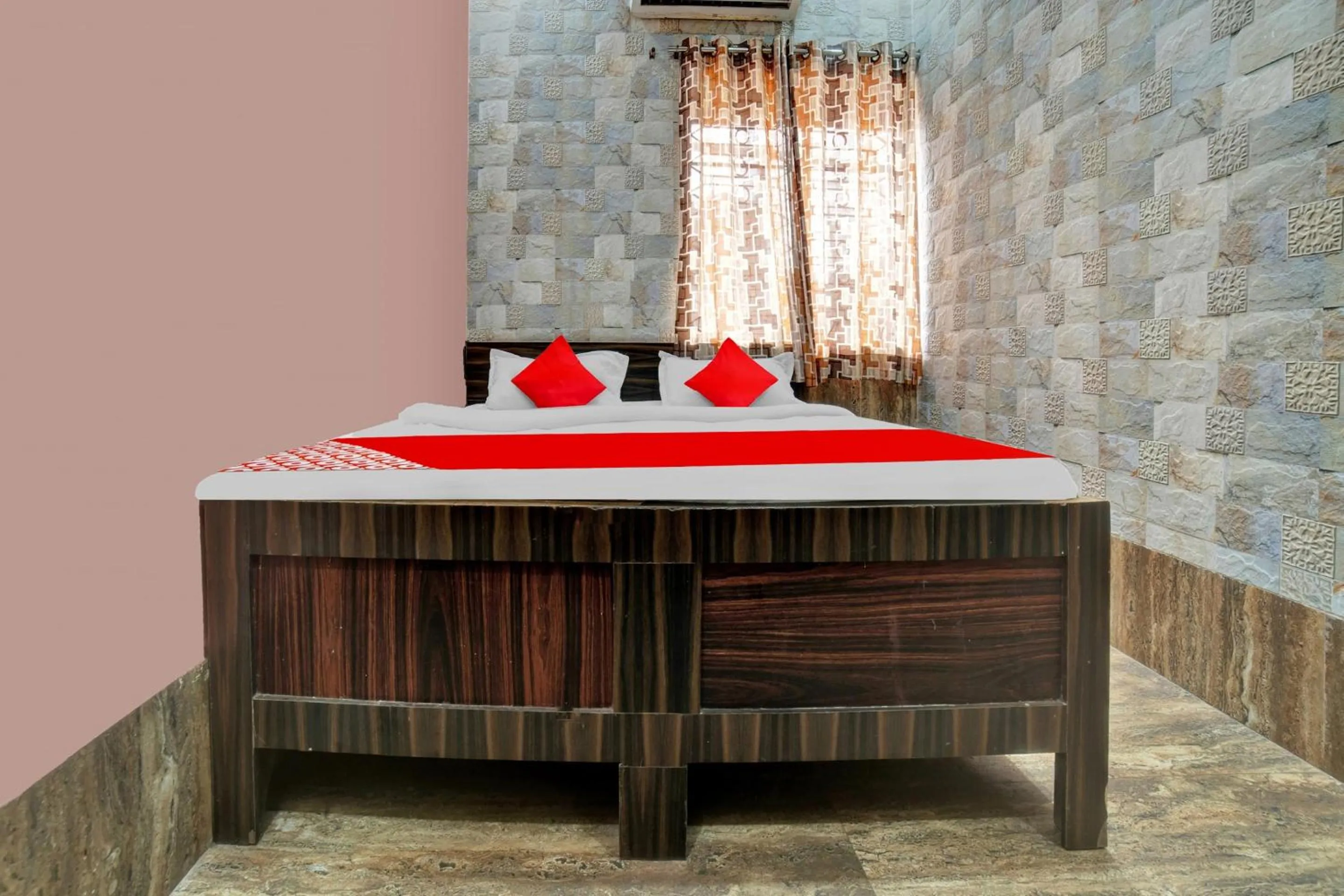 Bedroom, Bed in Super Hotel O Prakash Inn