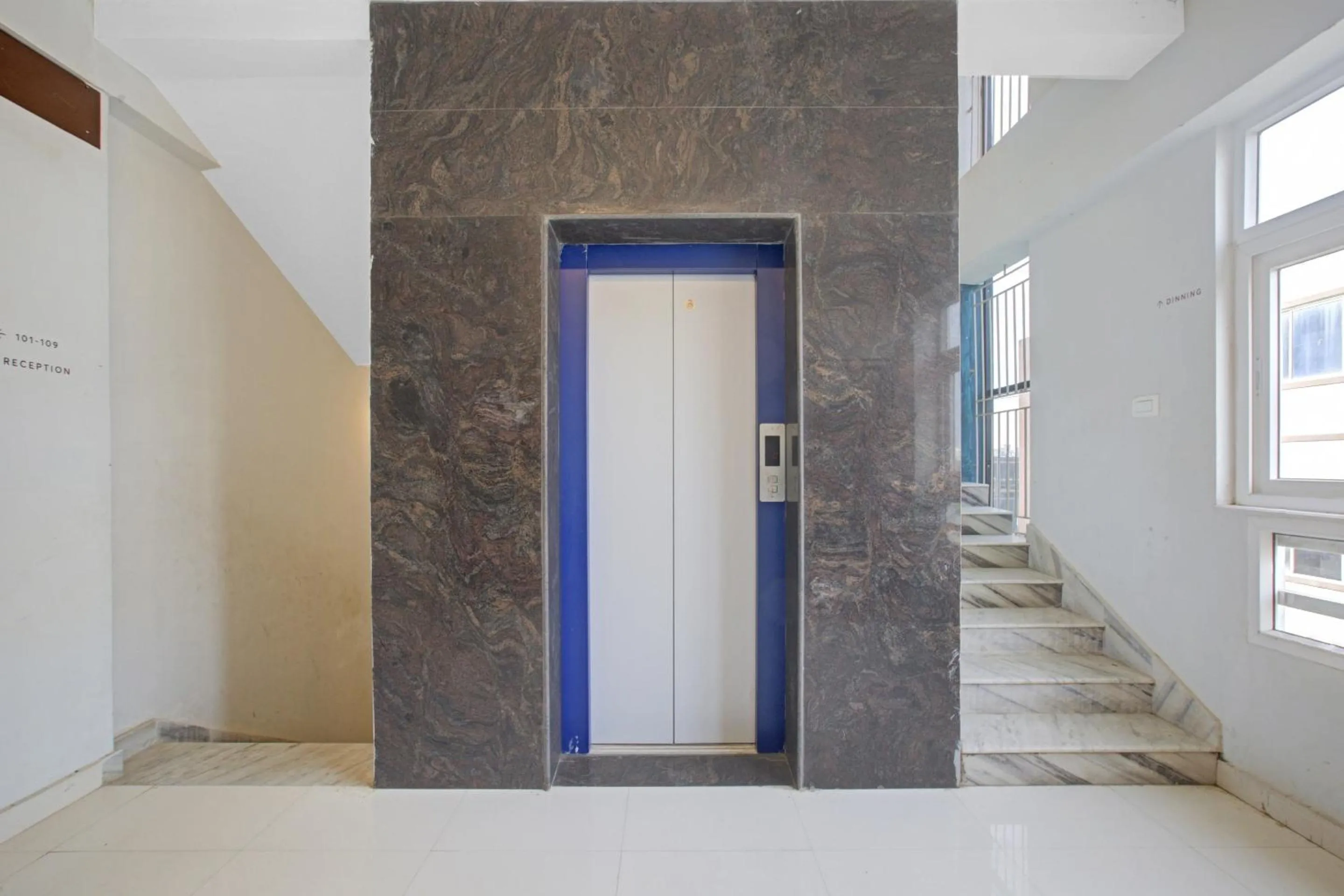 Lobby or reception in Collection O Silver Key Executive