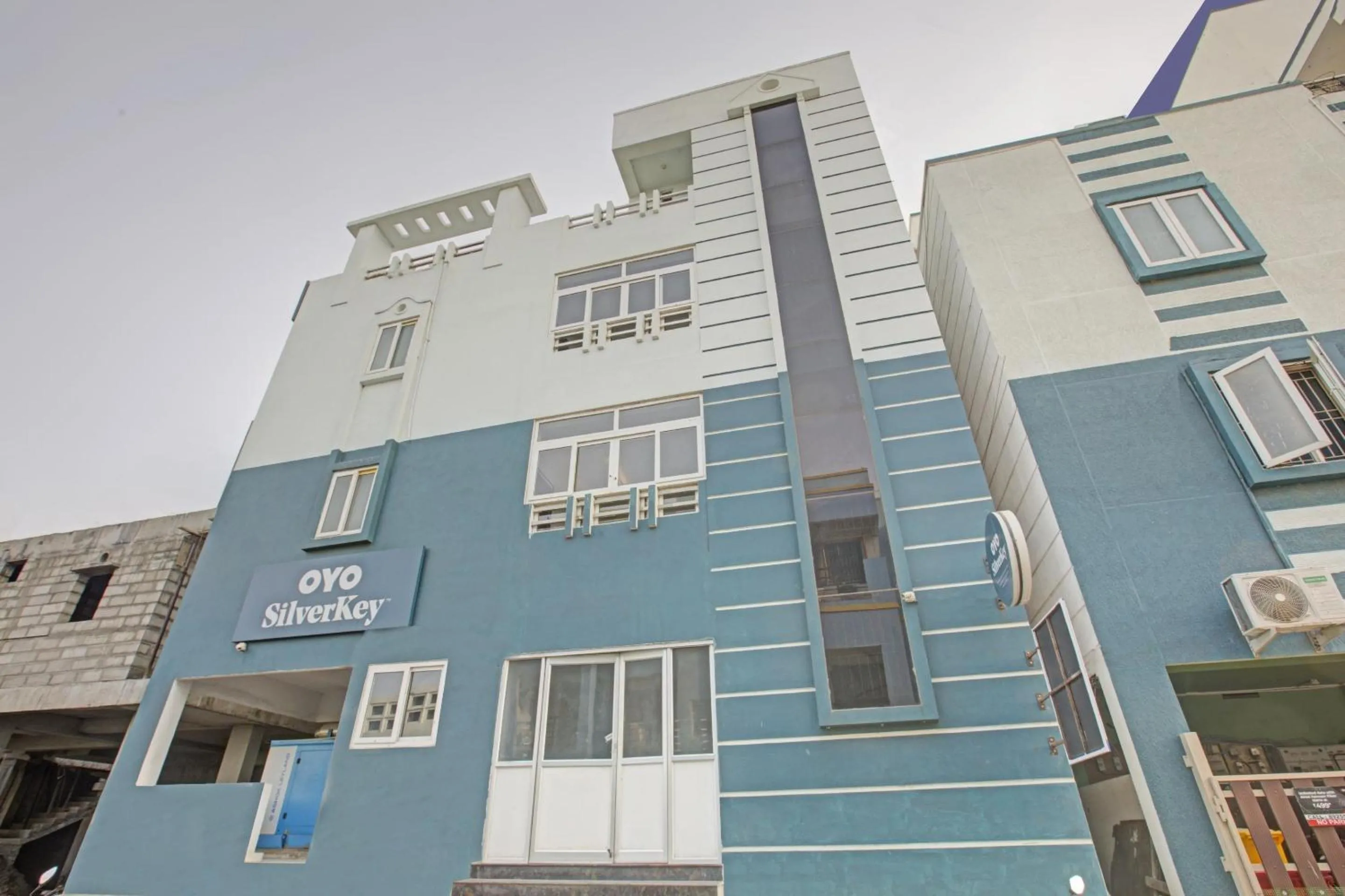 Facade/entrance in Collection O Silver Key Executive