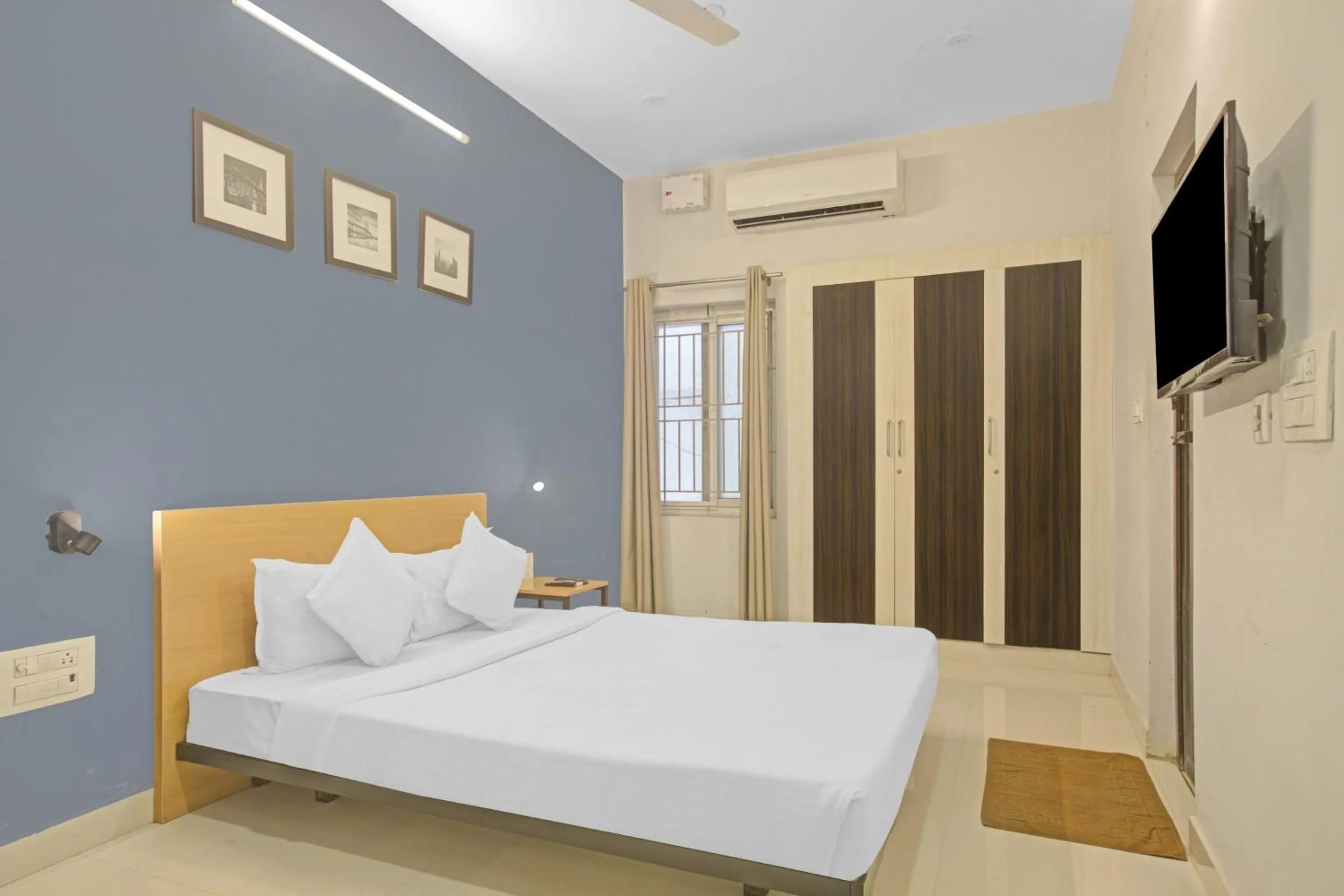 TV and multimedia, Bed in Collection O Silver Key Executive