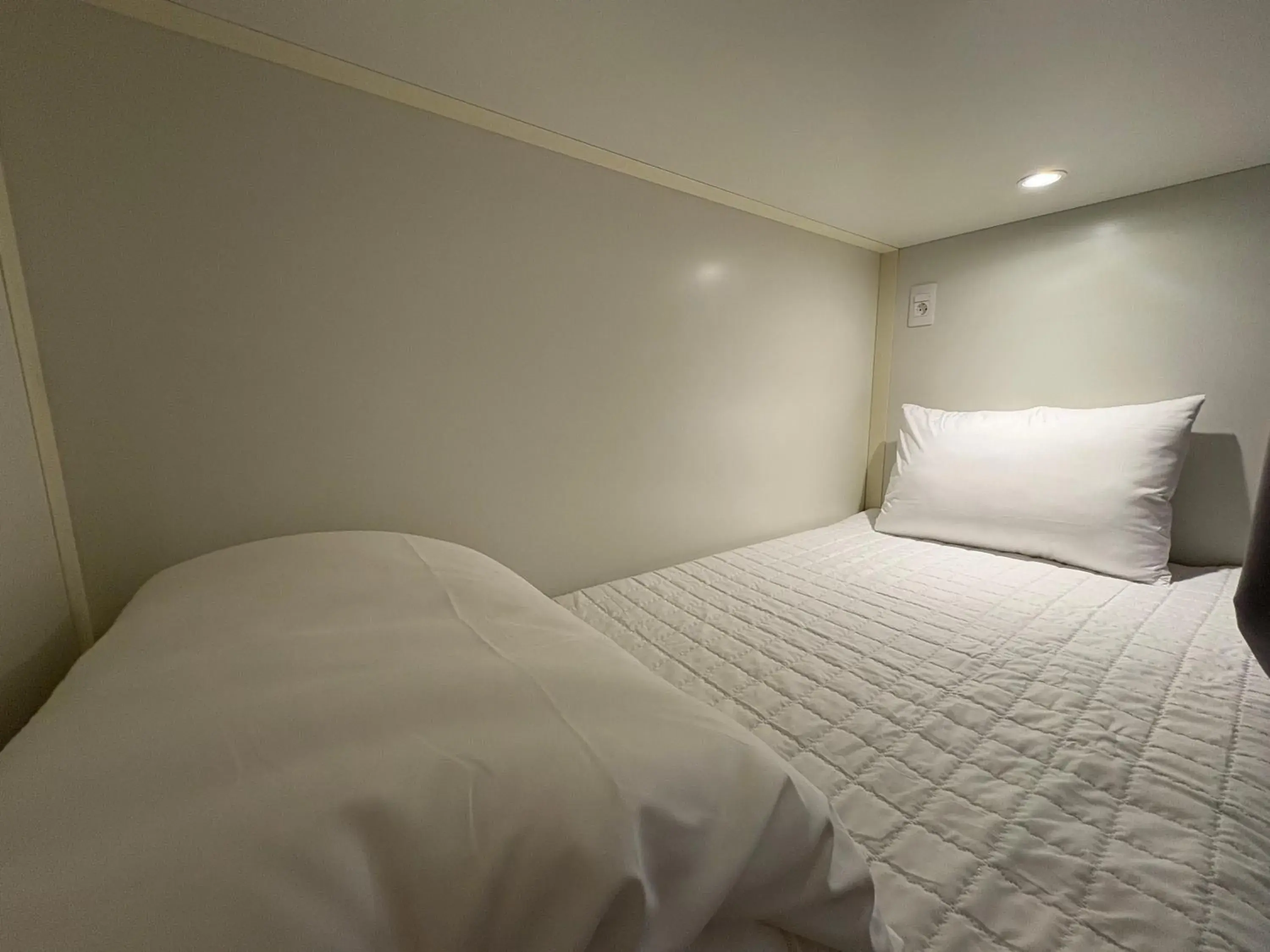 Standard Single Room in K wave Guesthouse Only Female in Hongdae 2 Standard Single Room in K wave Guesthouse Only Female in Hongdae 2