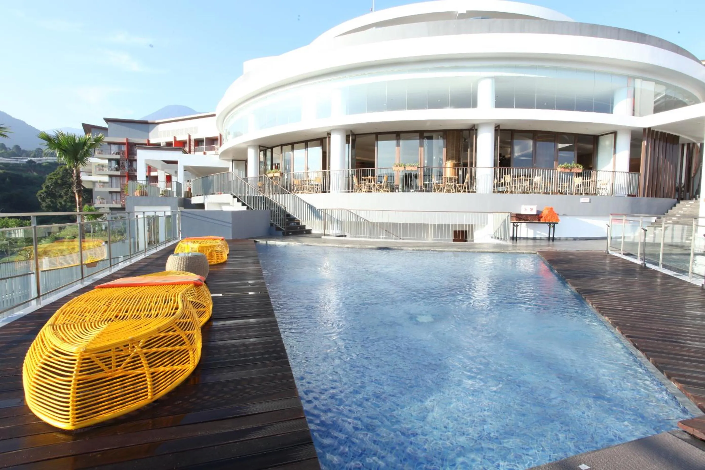 Swimming pool in Pesona Alam Resort & Spa