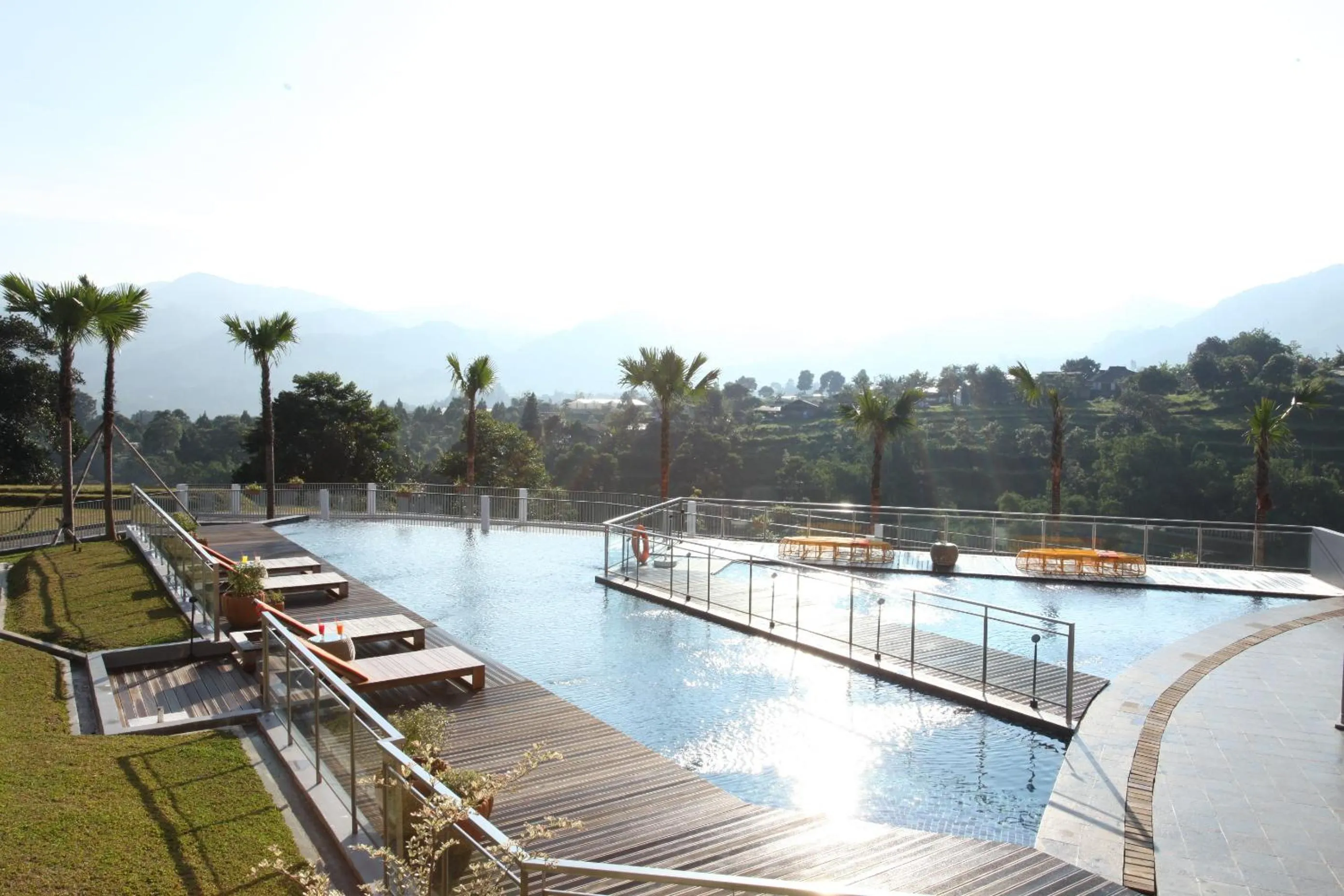 Swimming pool in Pesona Alam Resort & Spa