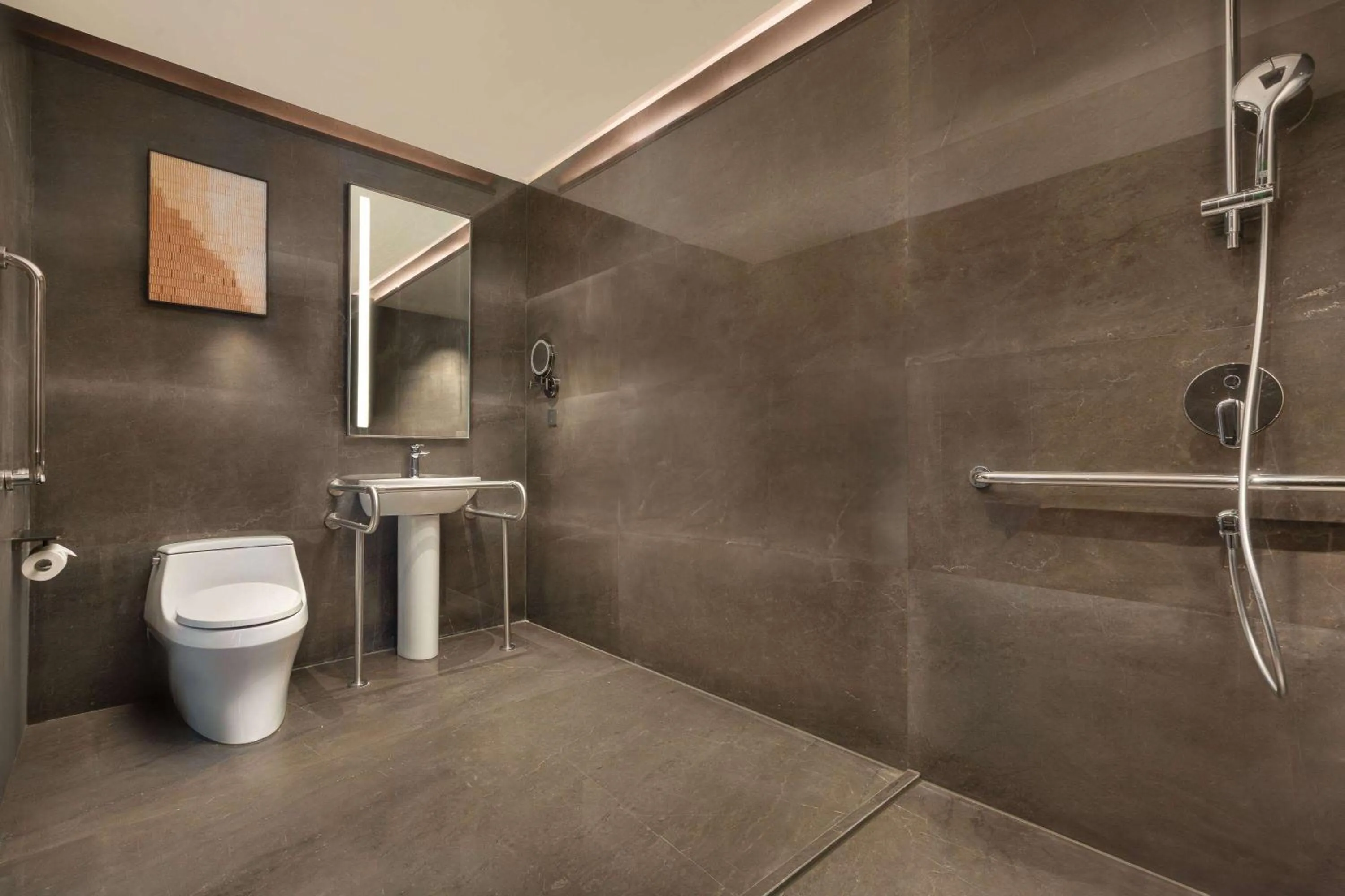 Shower in Wyndham Grand Chengdu East