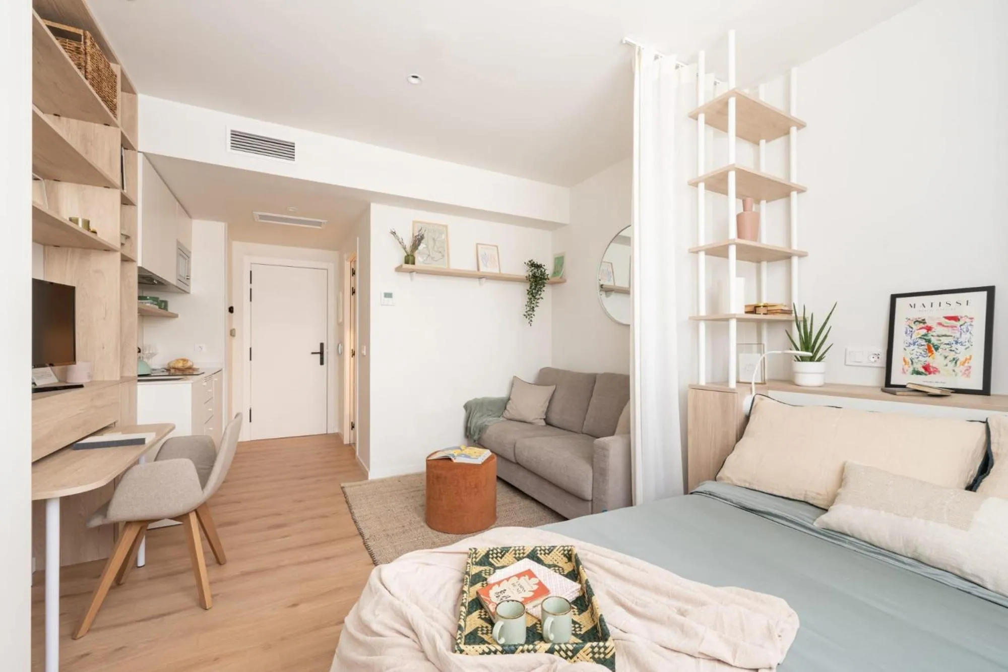 Photo of the whole room in Be Casa Alcobendas