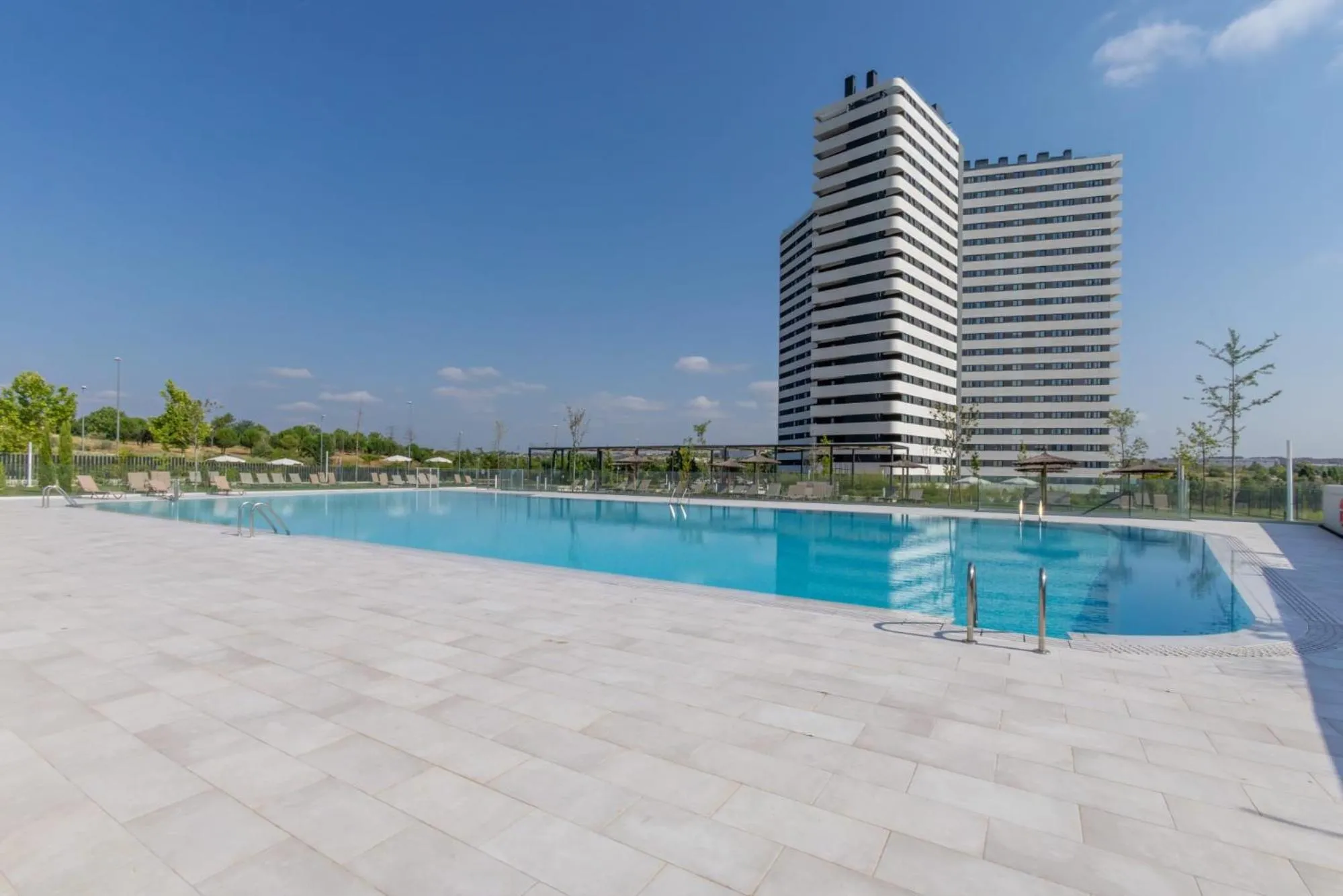 Swimming pool in Be Casa Alcobendas