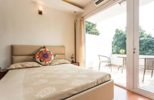 Bed in Amidst Monuments and Serenity