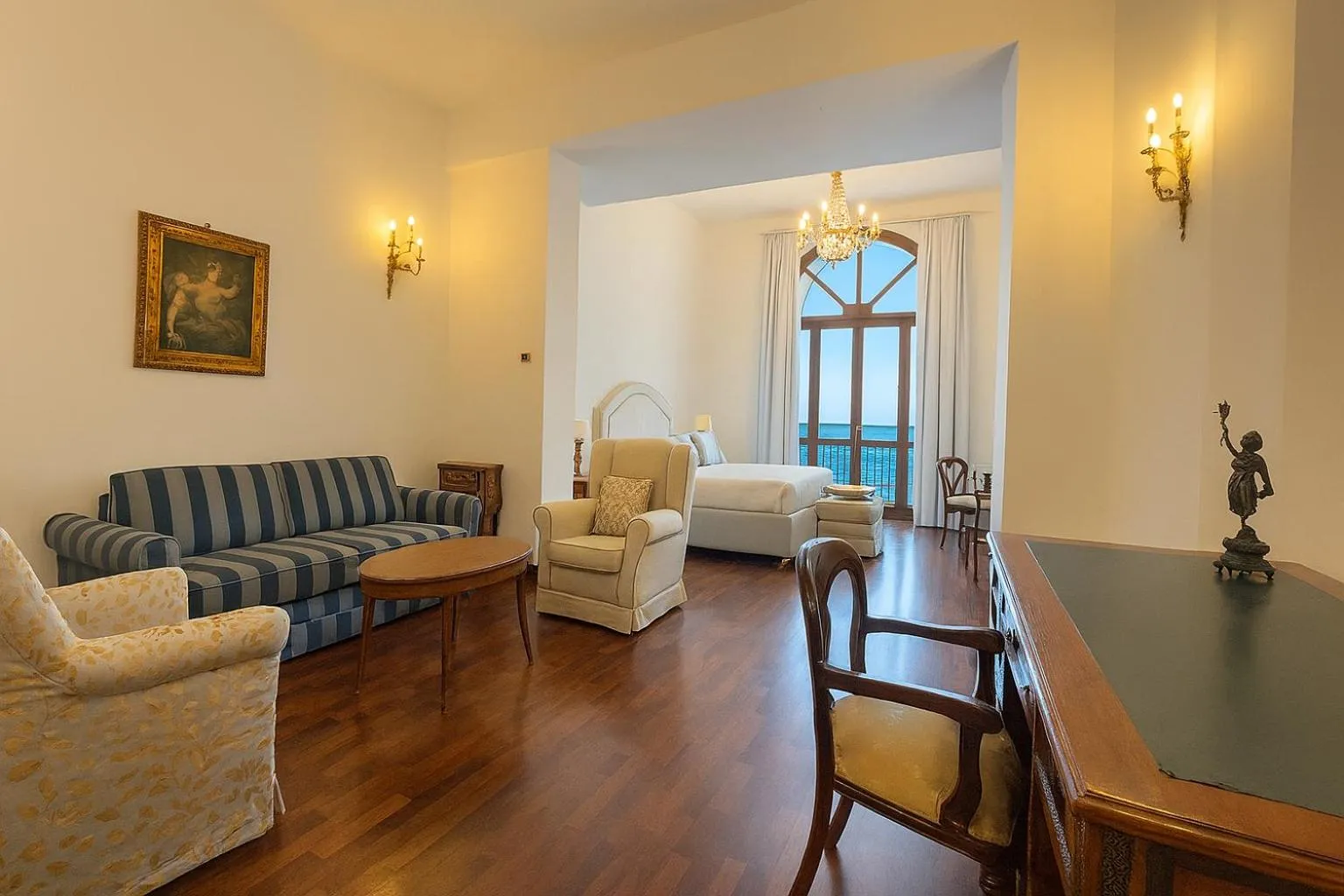 Living room in Grand Hotel Europa Palace Sorrento