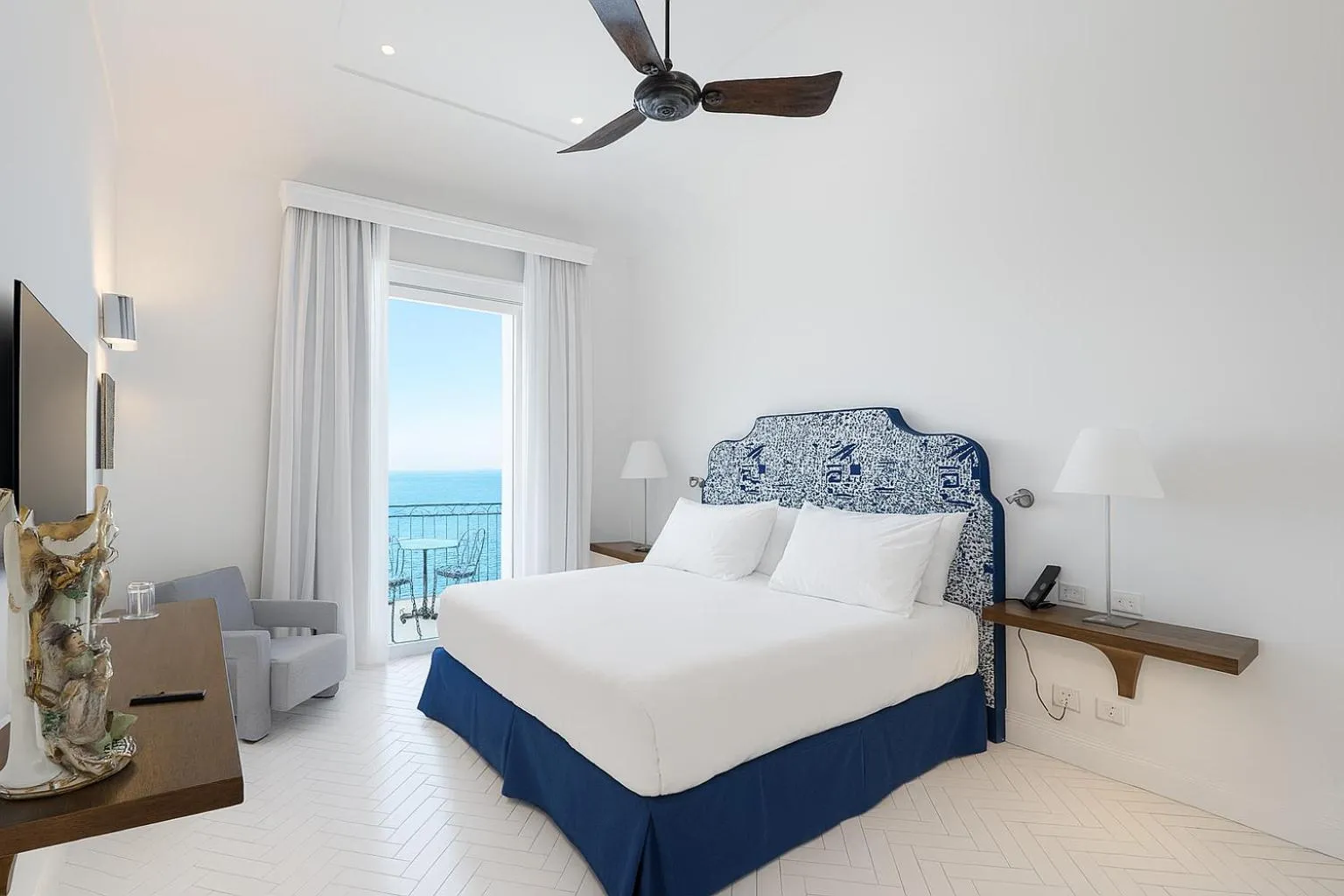 Bed in Grand Hotel Europa Palace Sorrento