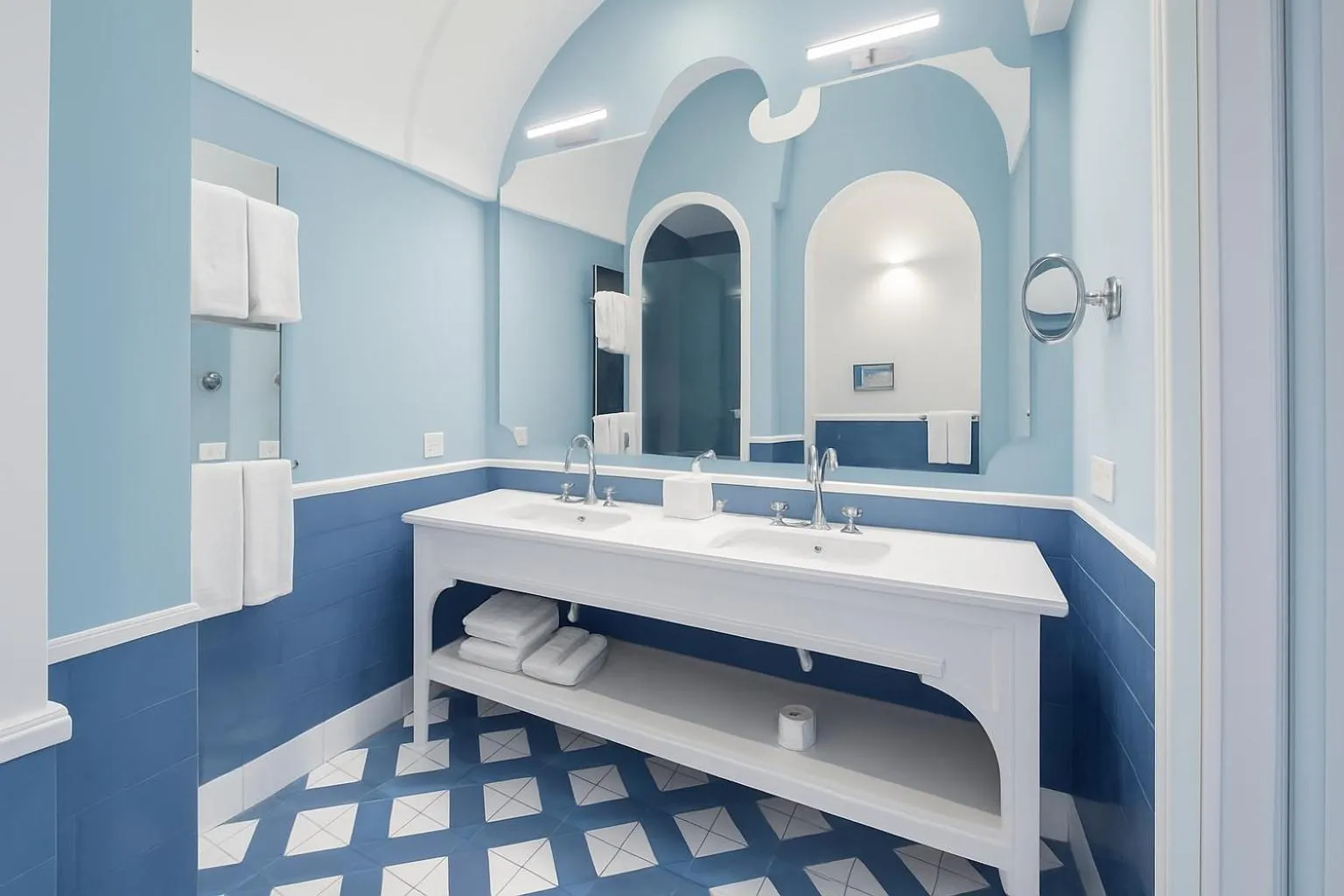 Bathroom in Grand Hotel Europa Palace Sorrento