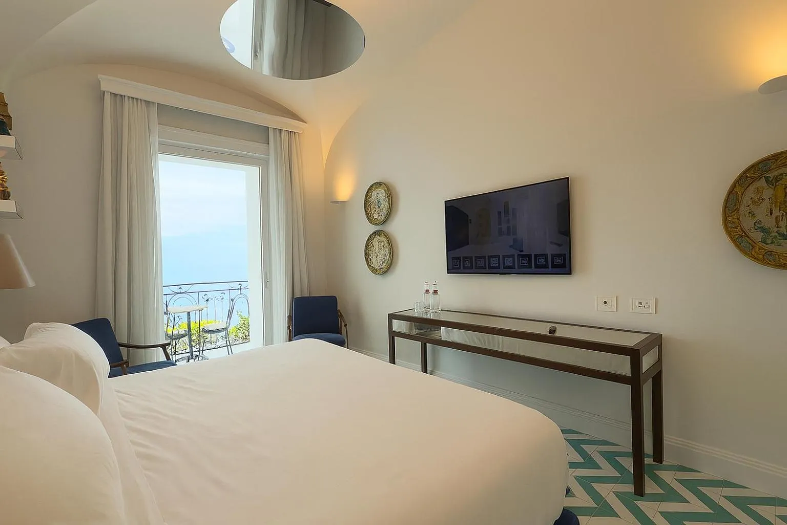 Photo of the whole room, Bed in Grand Hotel Europa Palace Sorrento