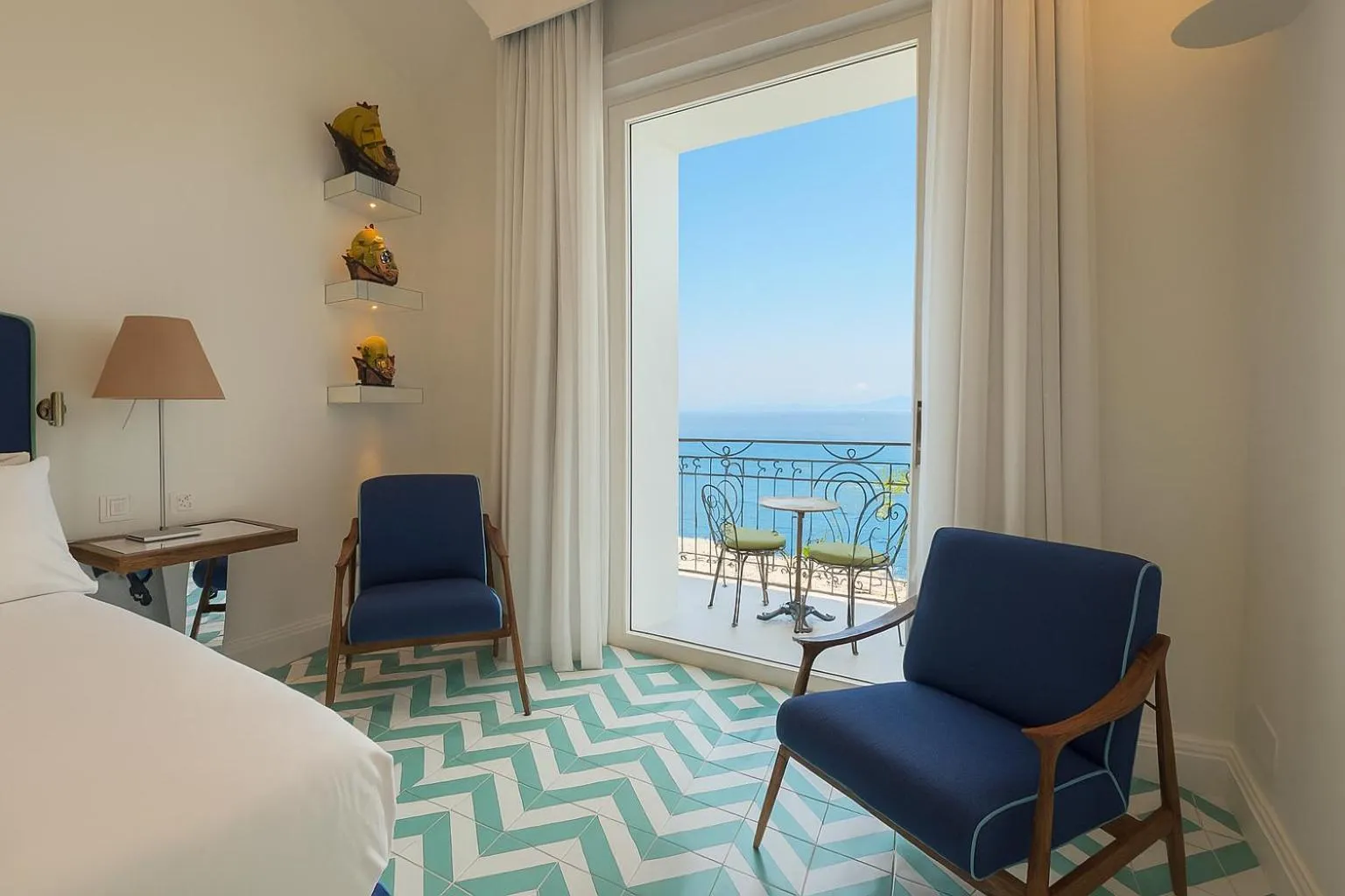 Bedroom, Bed in Grand Hotel Europa Palace Sorrento